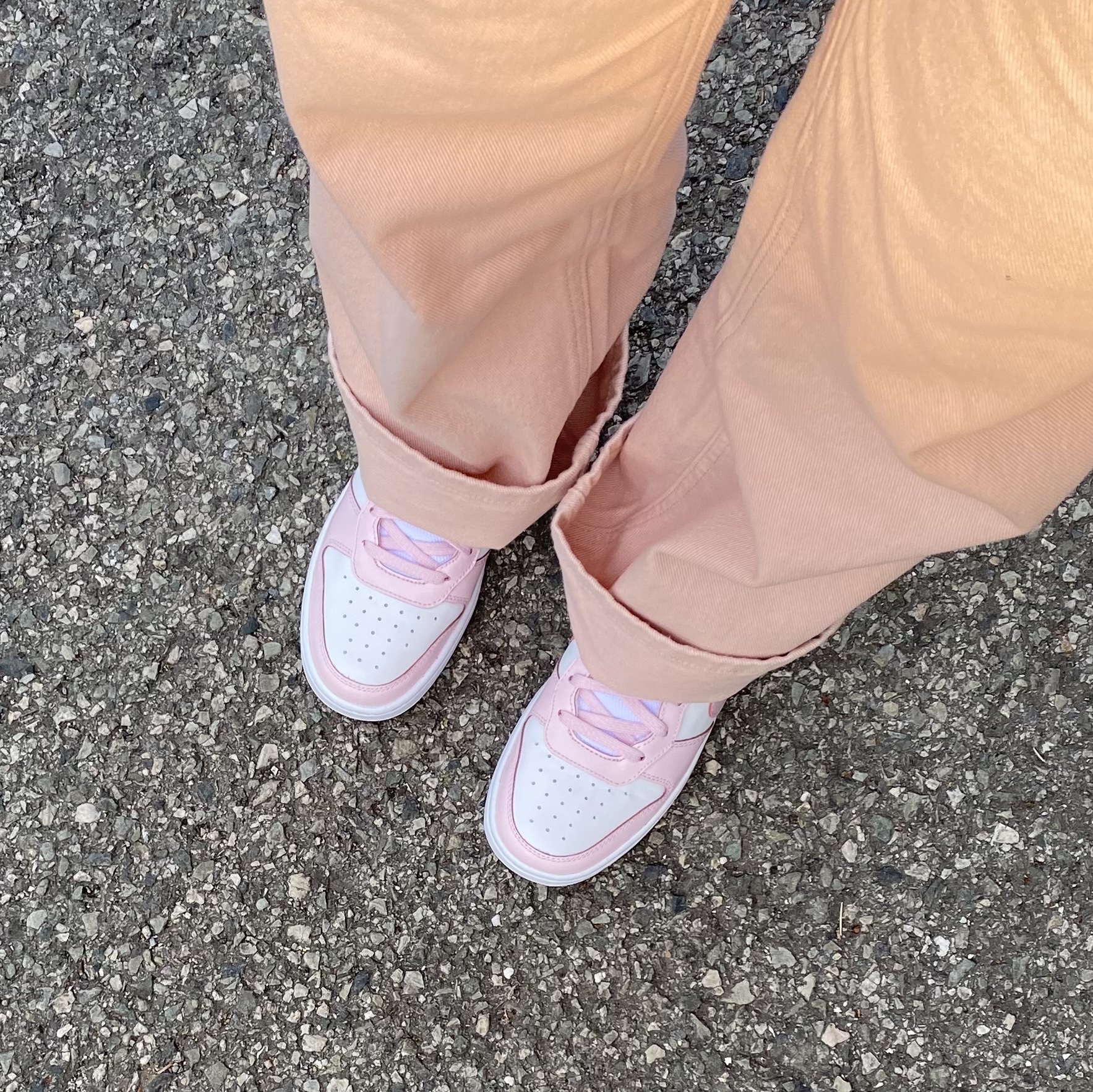 (GS) Nike Court Borough 2 SE White Pink Foam 착용 스타일