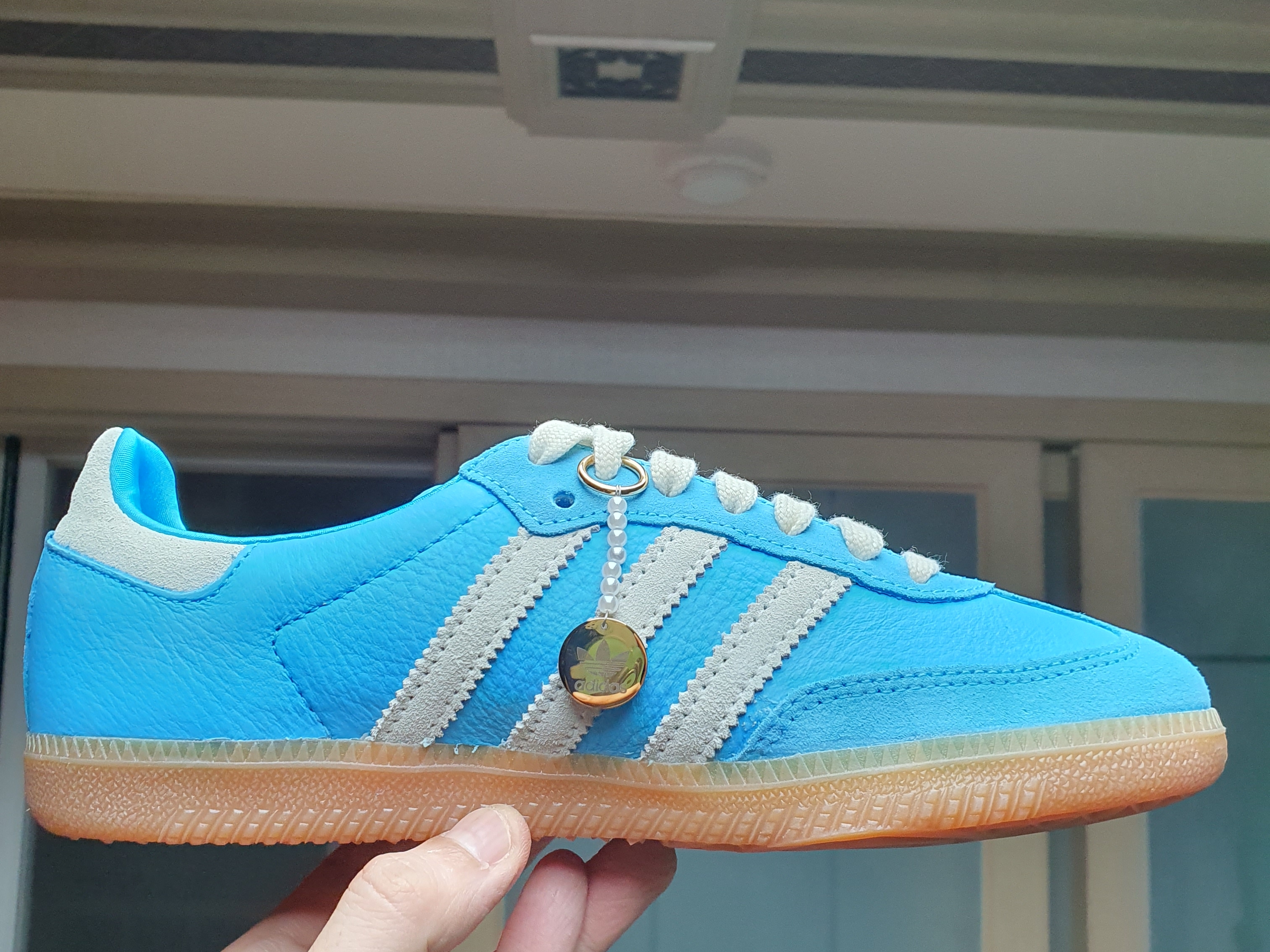 (W) Adidas Samba White Wonder Clay, Adidas Samba OG Cloud White 착용 스타일 - 3