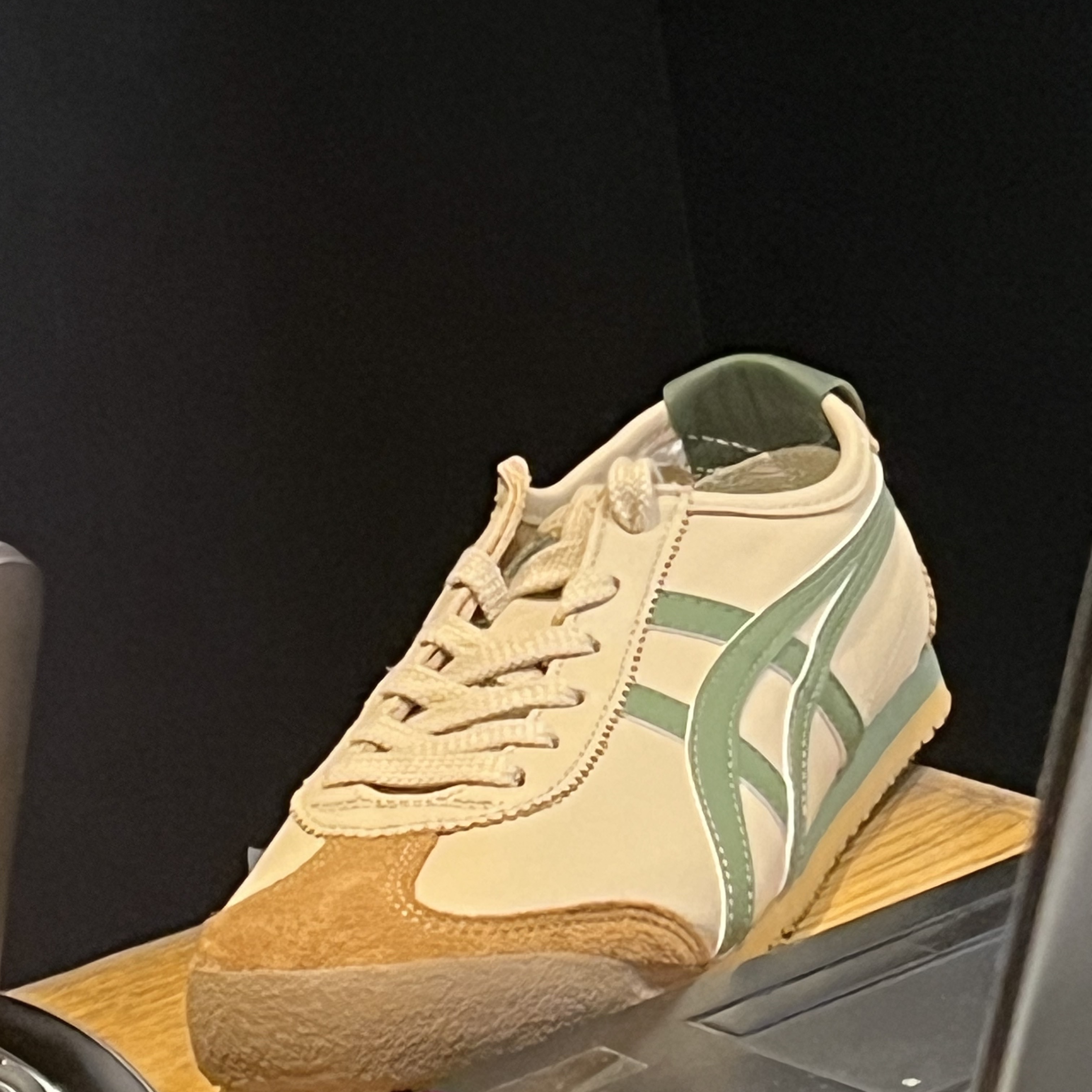 Onitsuka Tiger Mexico 66 Beige Grass Green 착용 스타일 - 2