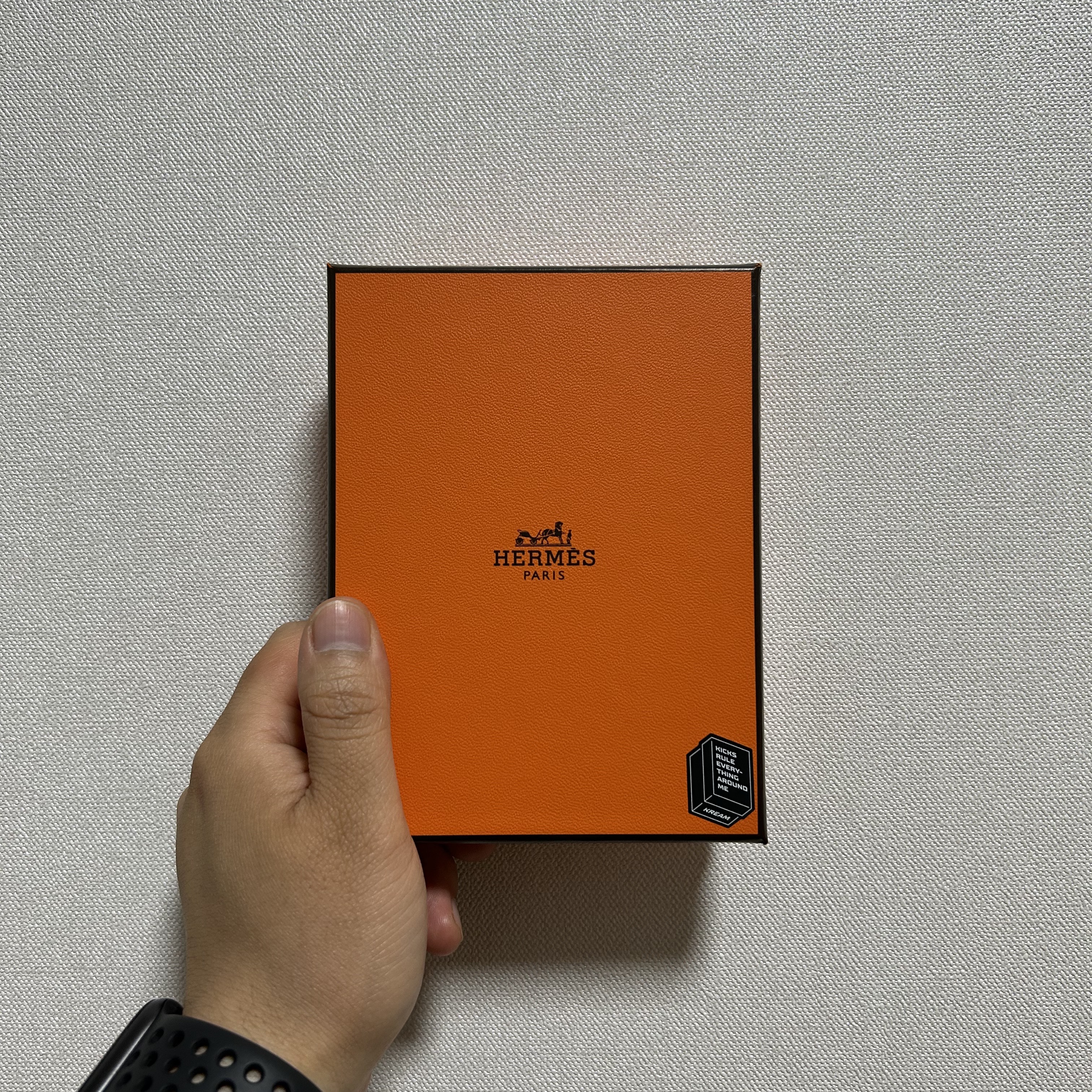(W) Hermes Mini Pop H Pendant Rose Gold & Blanc 착용 스타일 - 1