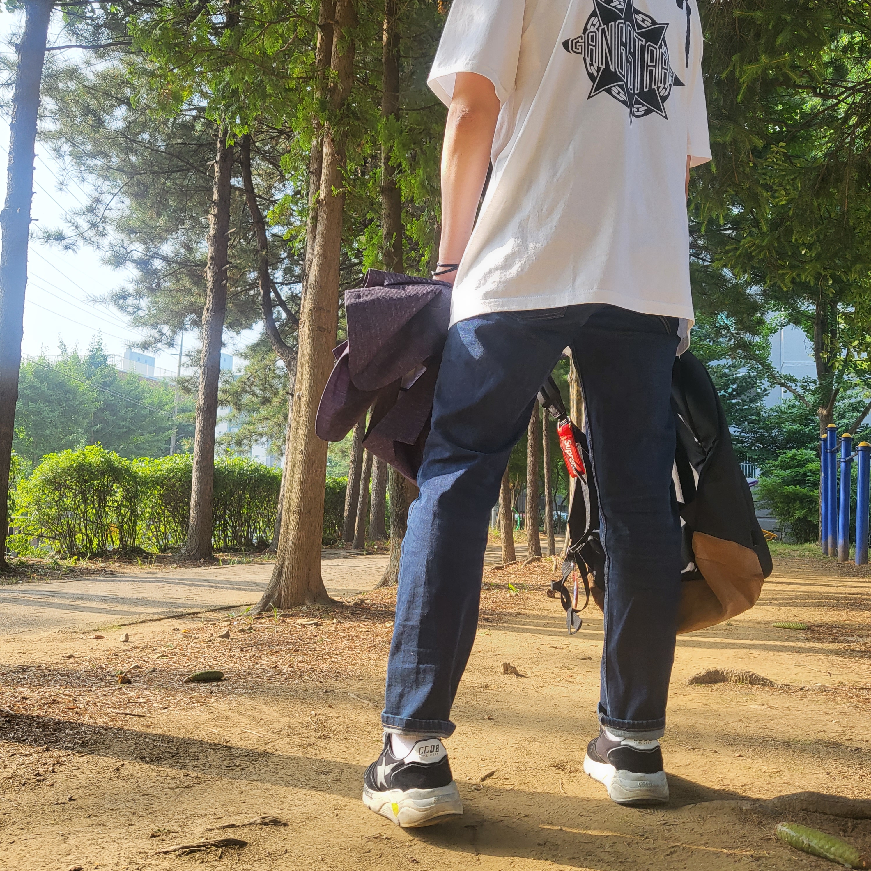 Stussy x Gang Starr Take It Personal T-Shirt White, Supreme Webbing Keychain Red - 23SS 착용 스타일 - 1