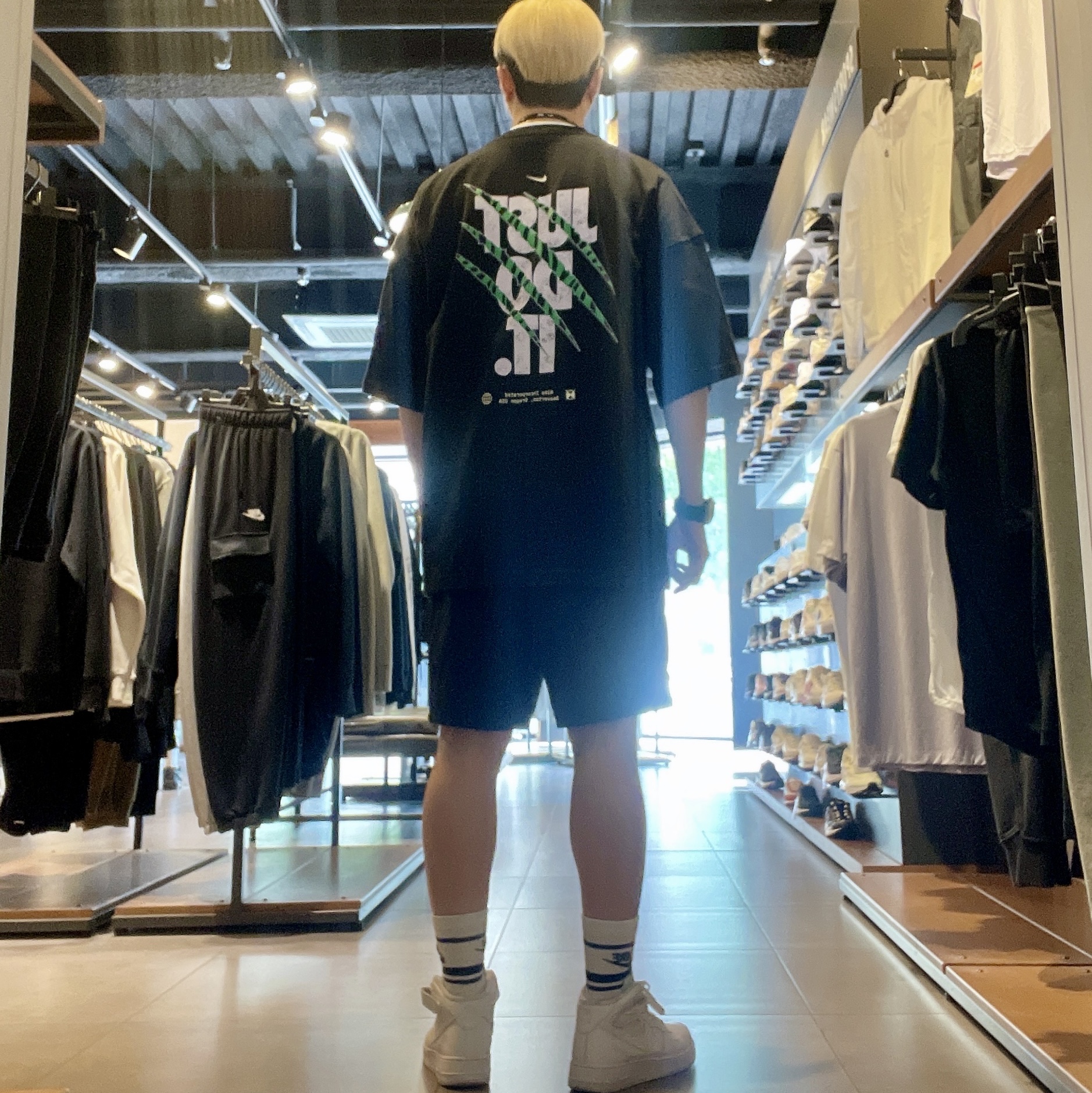 Nike NSW Brandriffs T-Shirt Black - Asia, Nike Air Force 1 Mid '07 White 착용 스타일