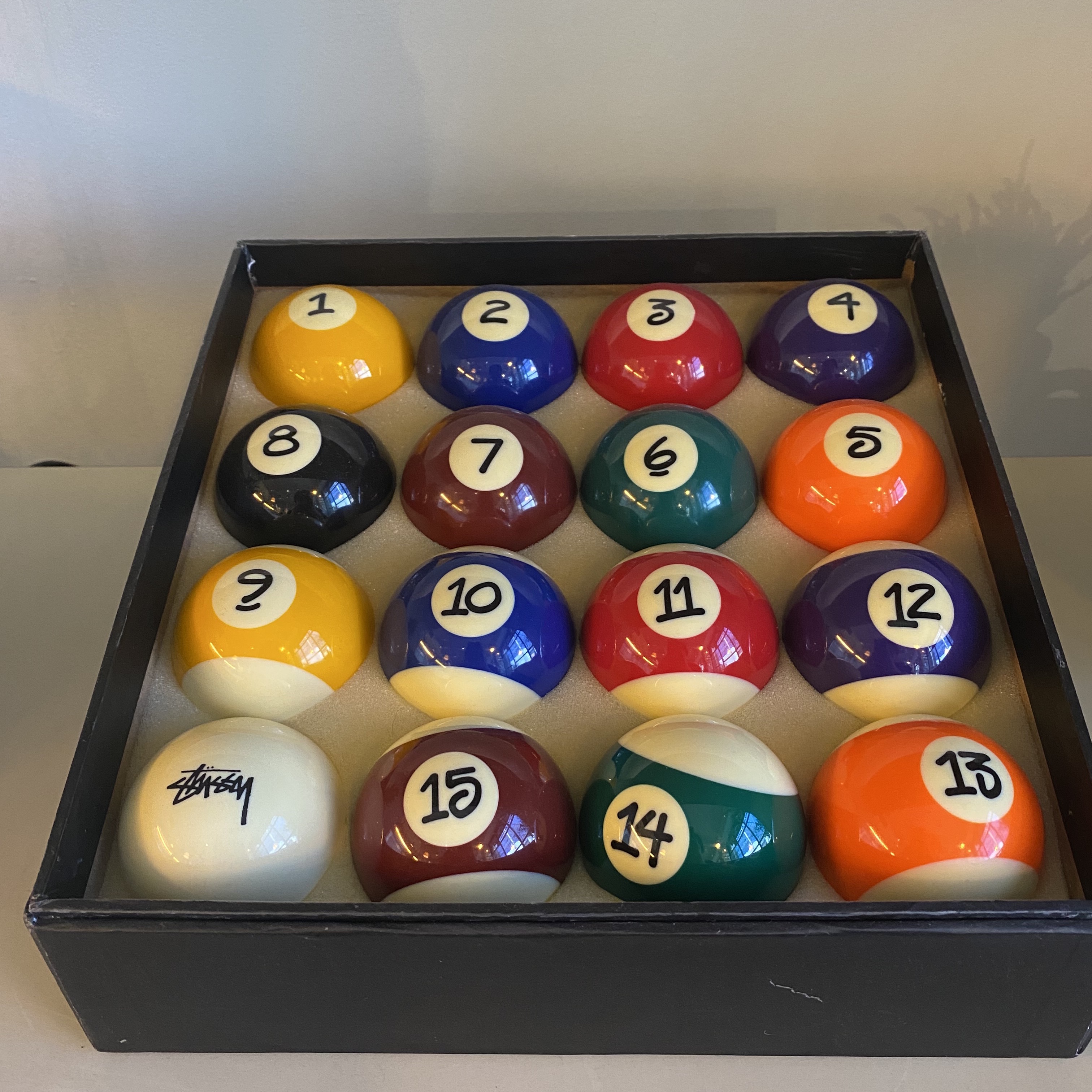 Stussy Billiard Balls 착용 스타일