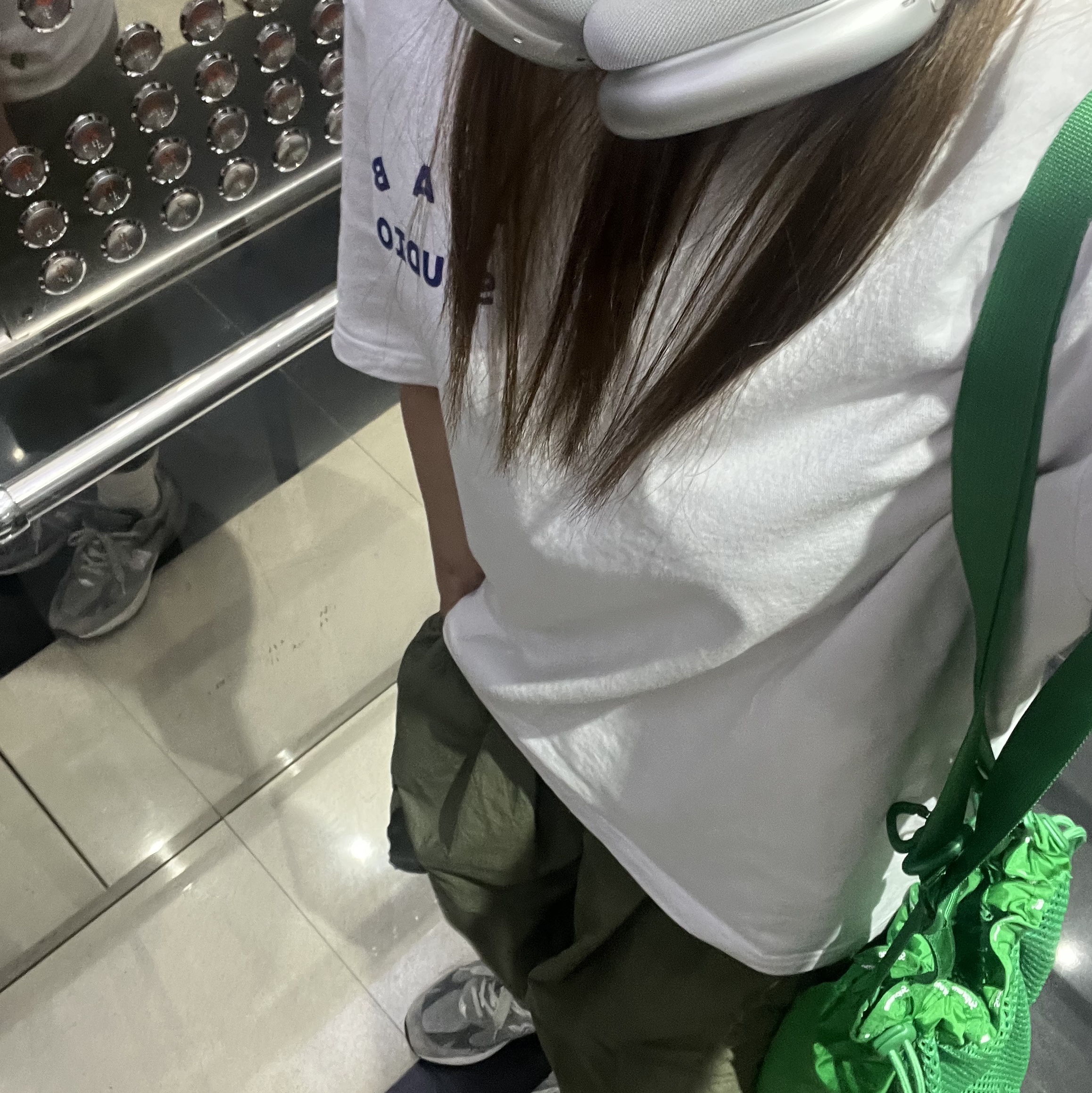 New Balance 993 Made in USA Grey - D Standard, Apple AirPods Max Lightning Silver (Korean Ver.) 착용 스타일