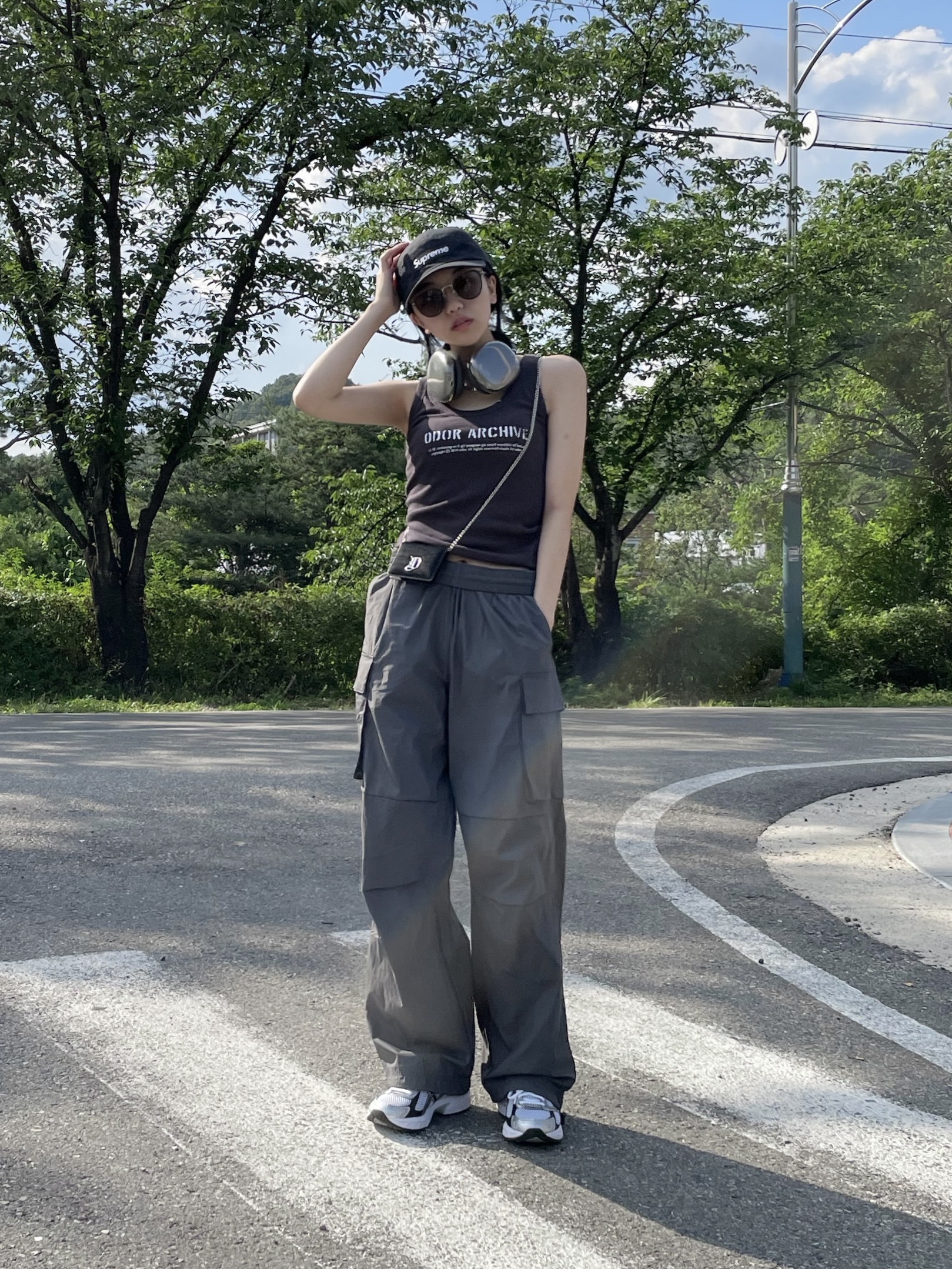 Asics Gel-1130 White Black, Apple AirPods Max Lightning Space Gray (Korean Ver.) 착용 스타일 - 5