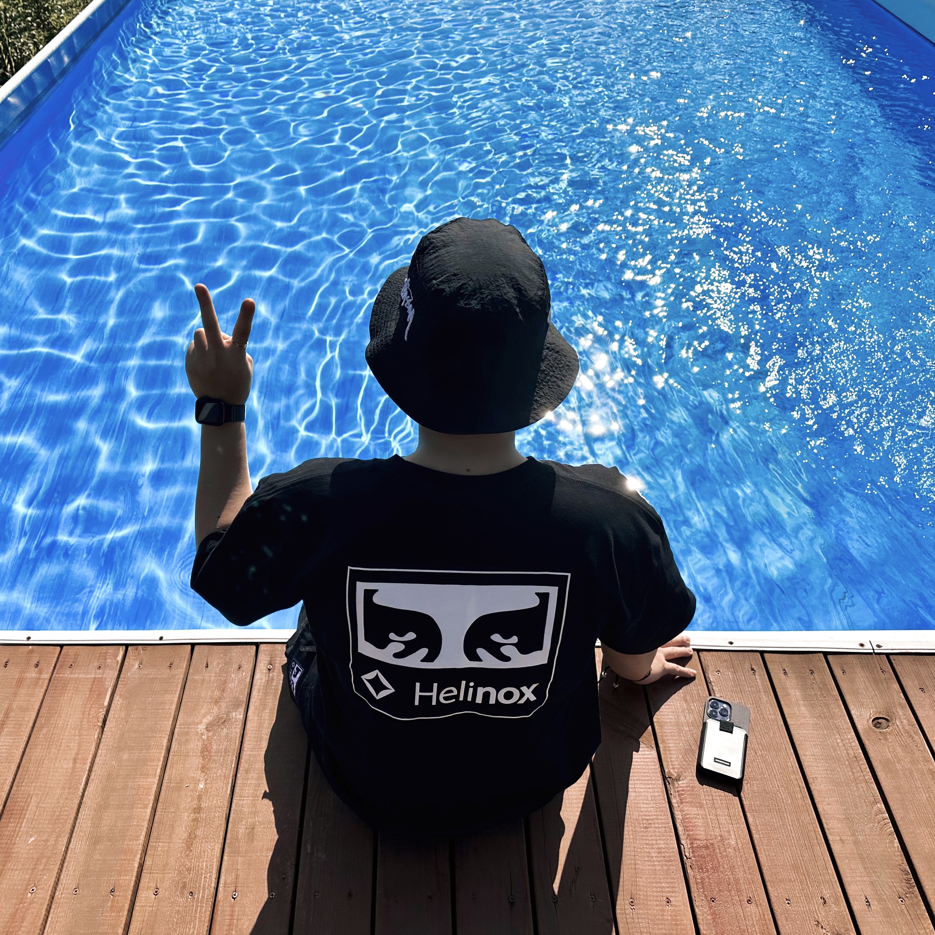 Nike x Stussy Bucket Hat Black, Helinox x Obey T-Shirt Black 착용 스타일