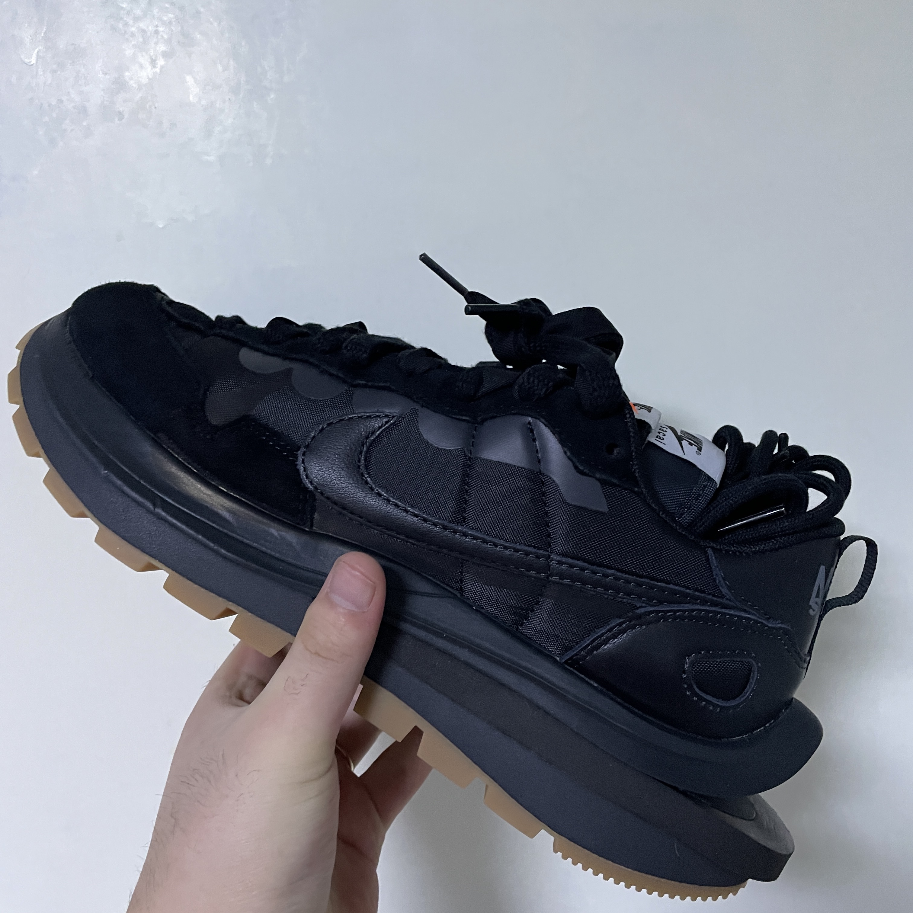 Nike x Sacai VaporWaffle Black and Gum 착용 스타일