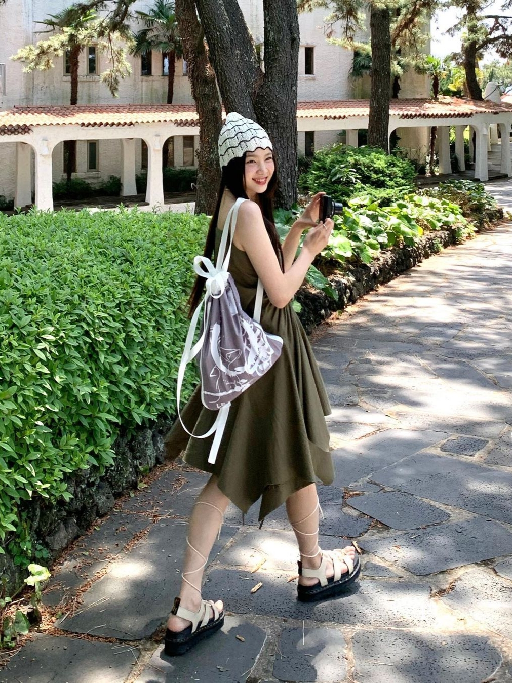 (W) Dr. Martens Nartilla Milled Nappa Gladiator Sandal Parchment Beige 착용 스타일