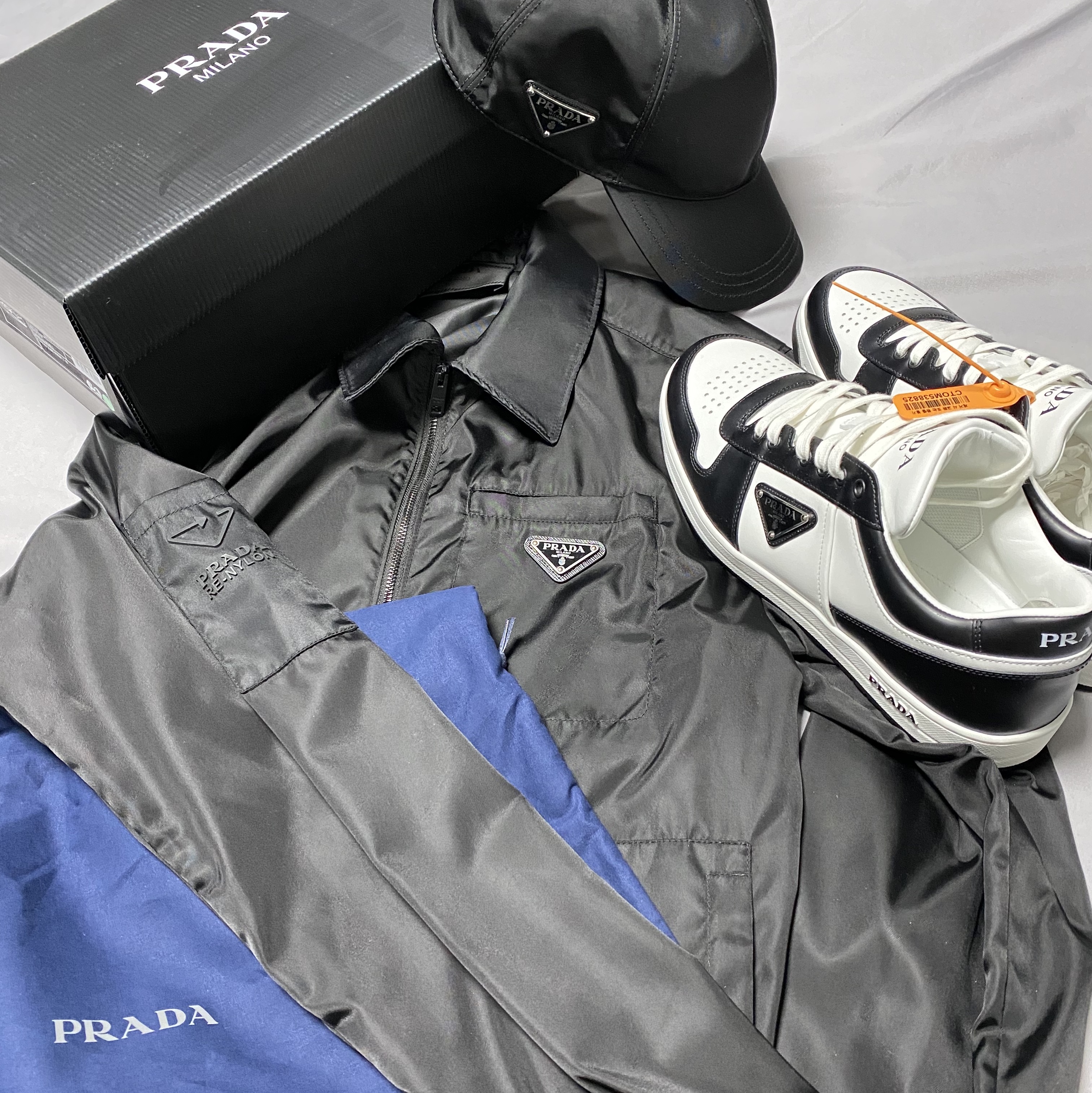 Prada Re-Nylon Baseball Cap Black 착용 스타일