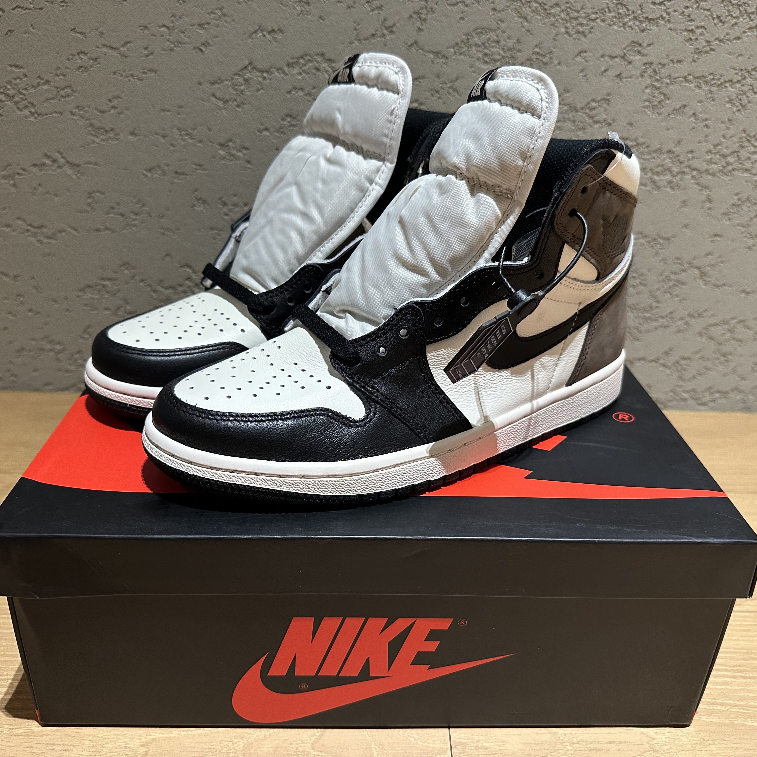 Nike x Peaceminusone Wide Pants Black (DR0096-010), Jordan 1 Retro High OG Black Mocha 착용 스타일 - 2