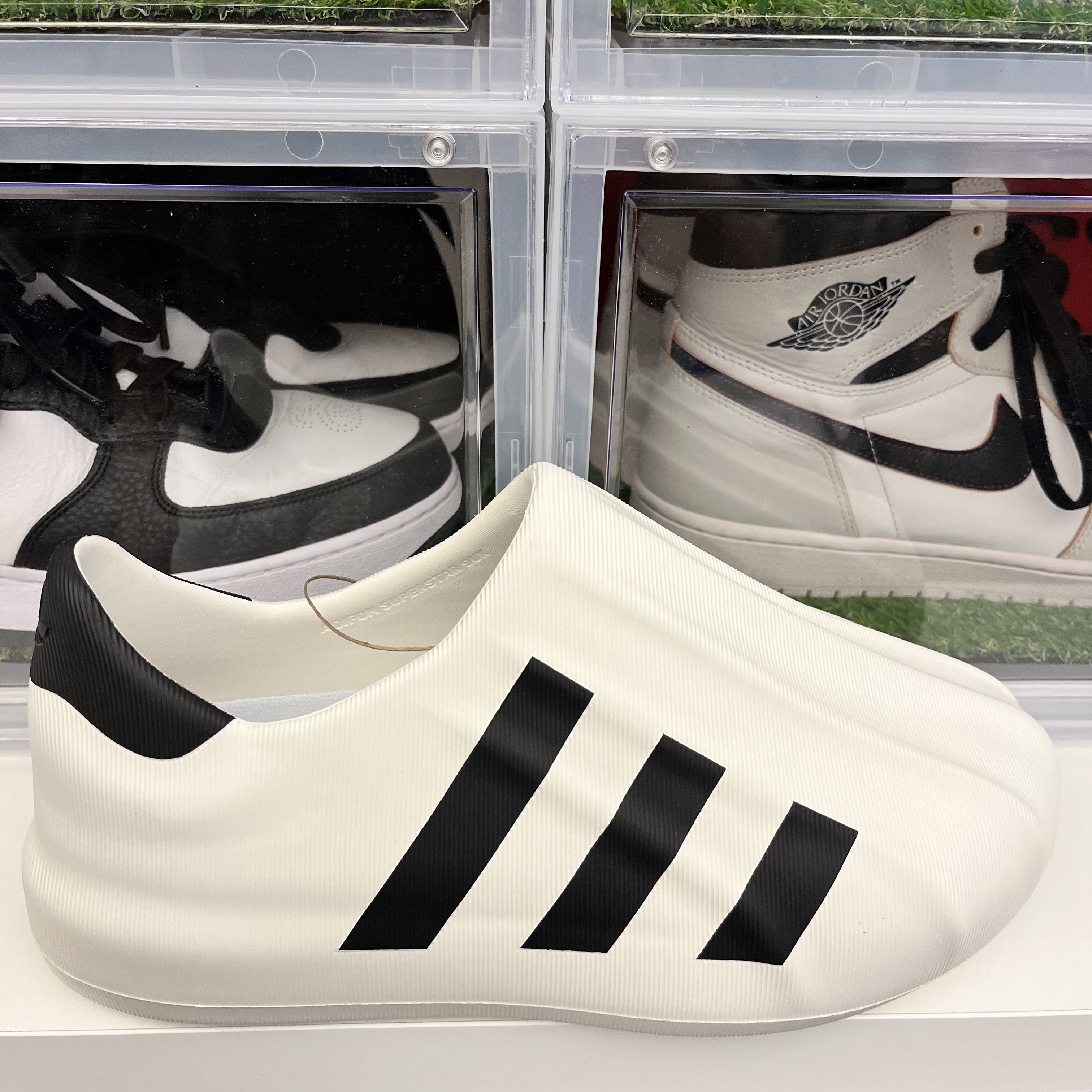 Adidas Adifom Superstar Core White 착용 스타일
