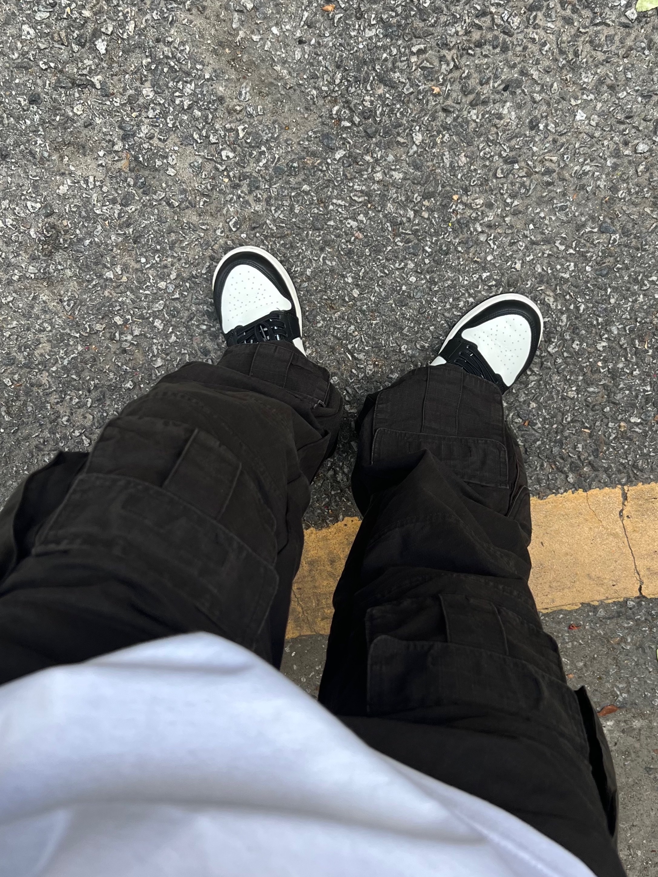Undermycar Chiva Vintage Coating Multi Cargo Pants Mulch - 23SS, Stussy Stock Box T-Shirt White 착용 스타일 - 3