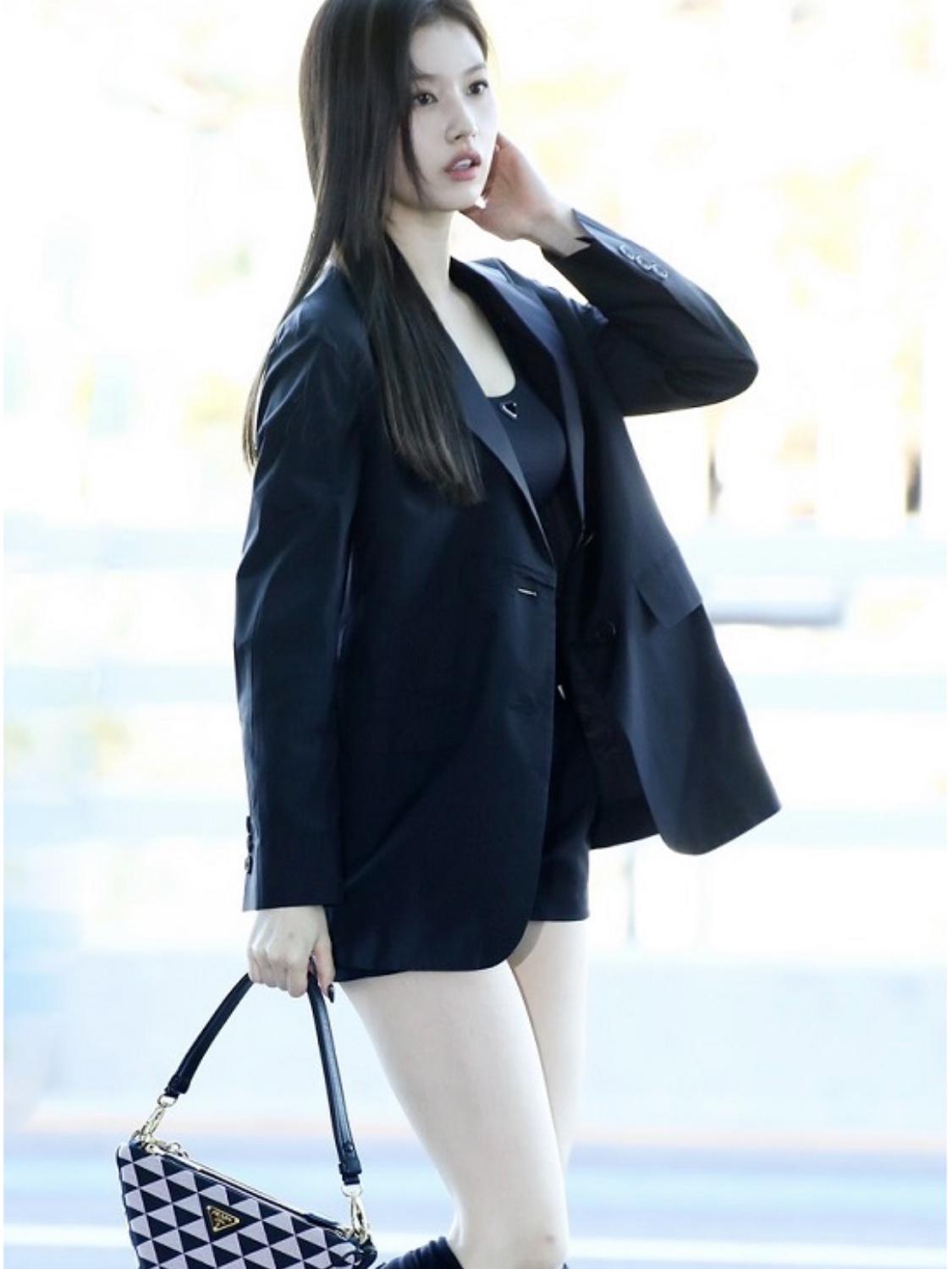 (W) Prada Brushed Leather Re-Nylon Boots Navy 착용 스타일 - 3