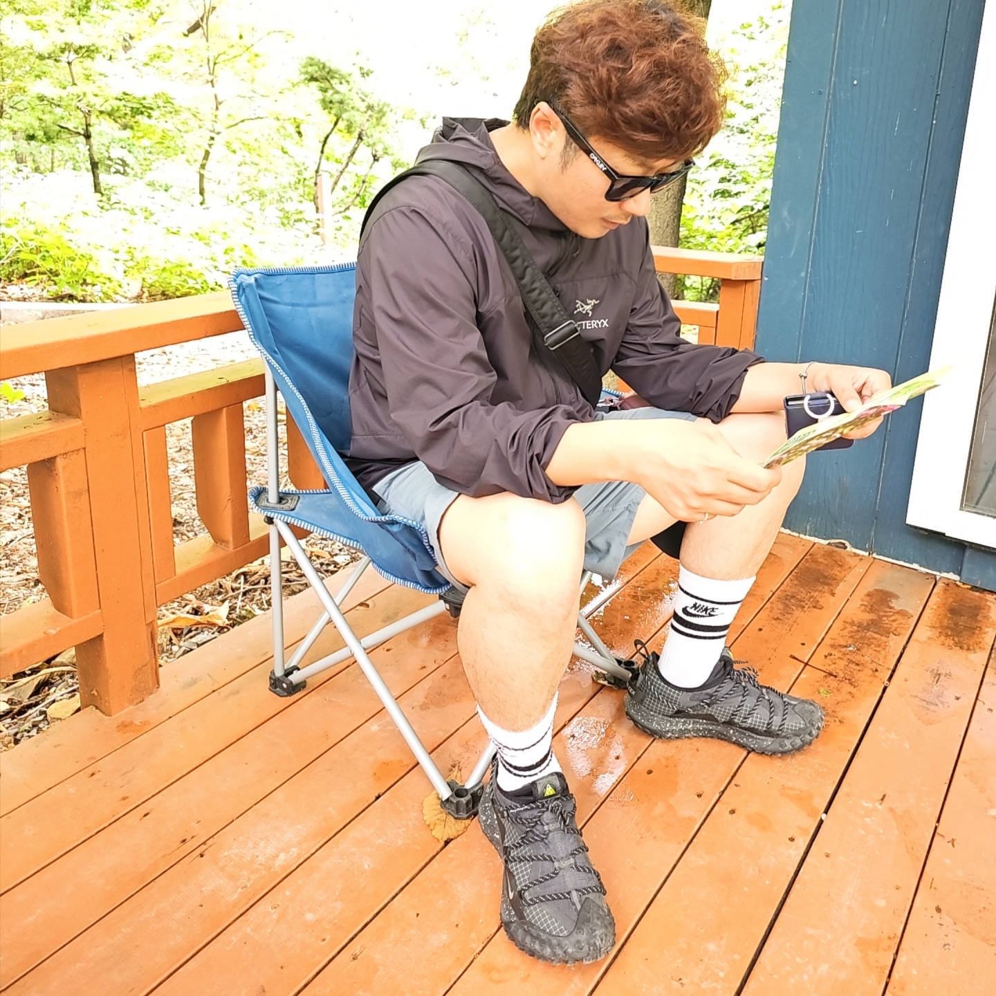 Nike ACG Mountain Fly Low Gore-Tex SE Dark Smoke Grey, Porter Tanker Shoulder Bag S Black 착용 스타일