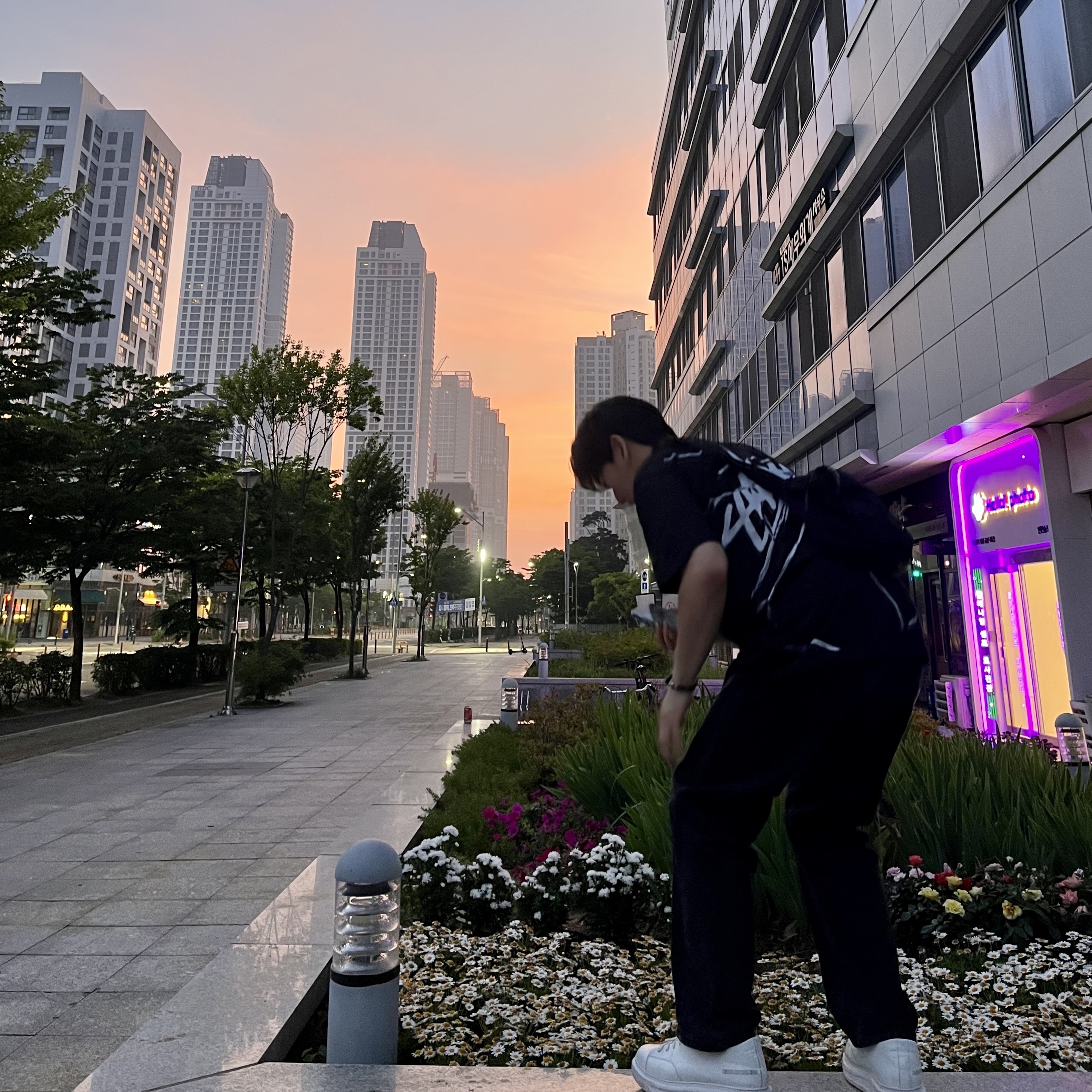 Stussy Shattered T-Shirt Black, C.P. Company Nylon B Crossbody Pack Black 착용 스타일 - 2