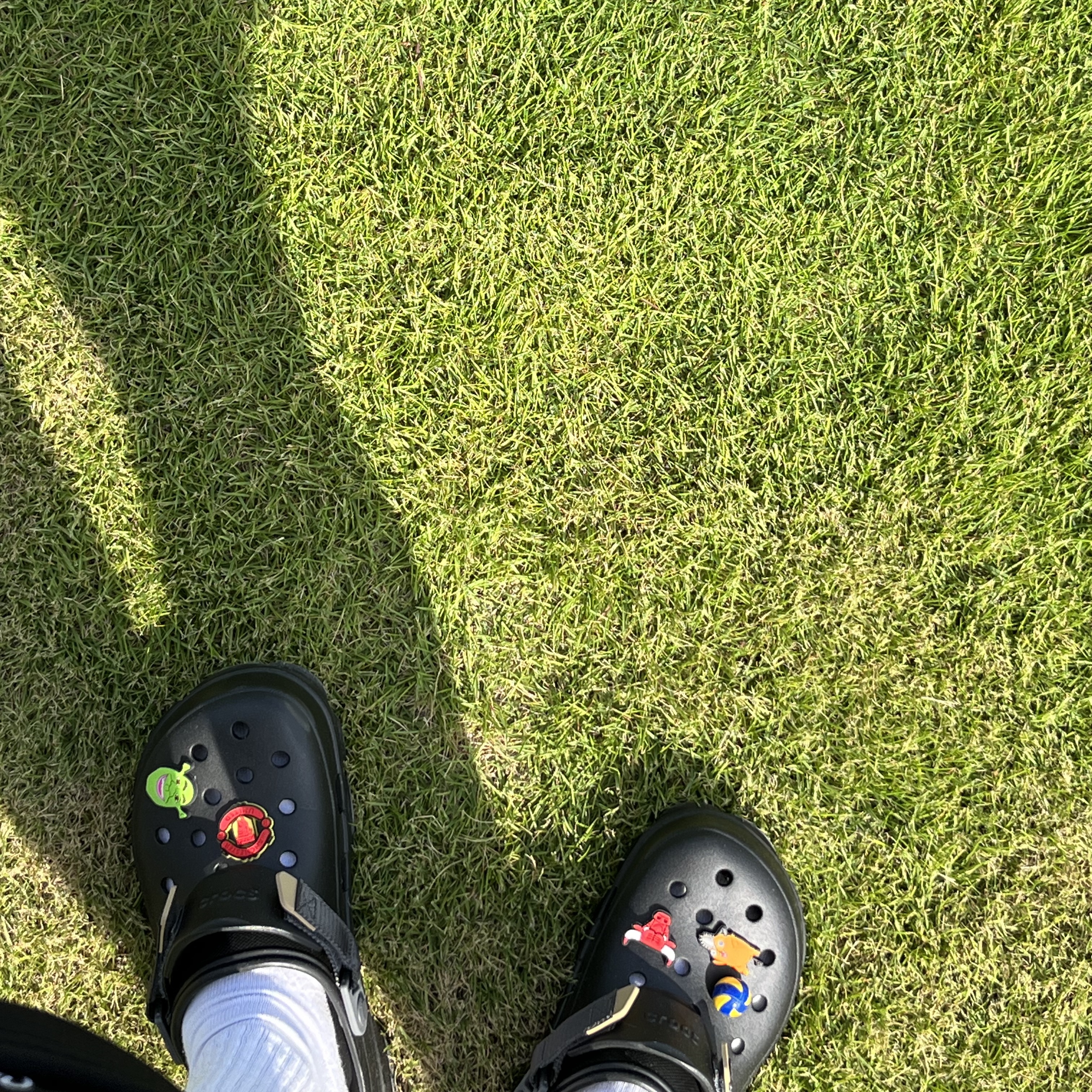 Crocs All Terrain Clog Black 착용 스타일