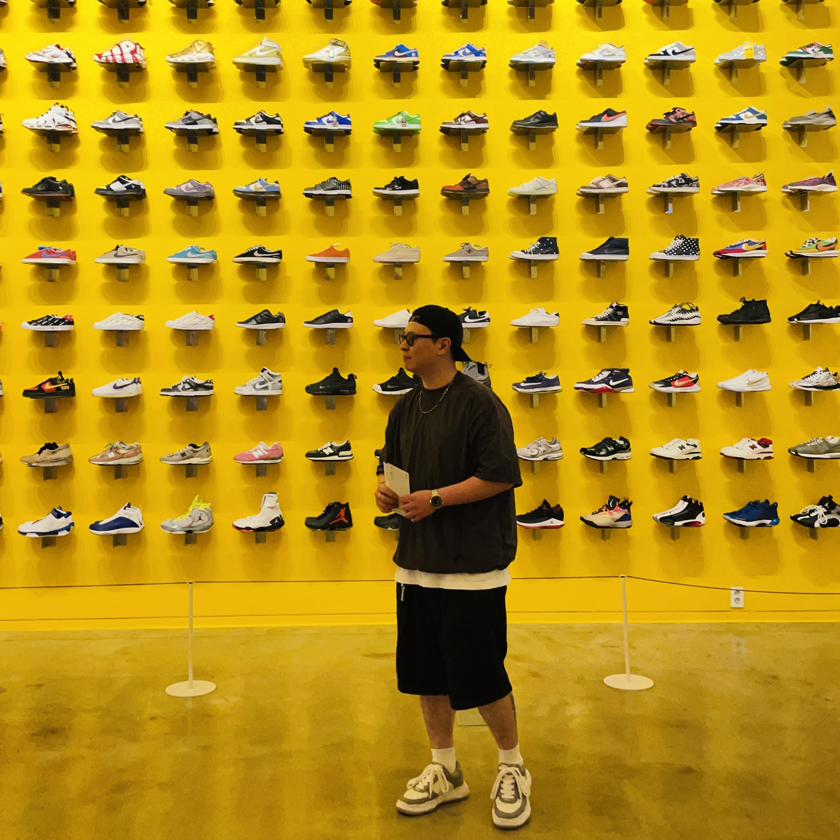 Maison Mihara Yasuhiro Wayne OG Sole Leather Low-top Sneakers Gray White, Stussy Basic Trucker Cap Black 착용 스타일