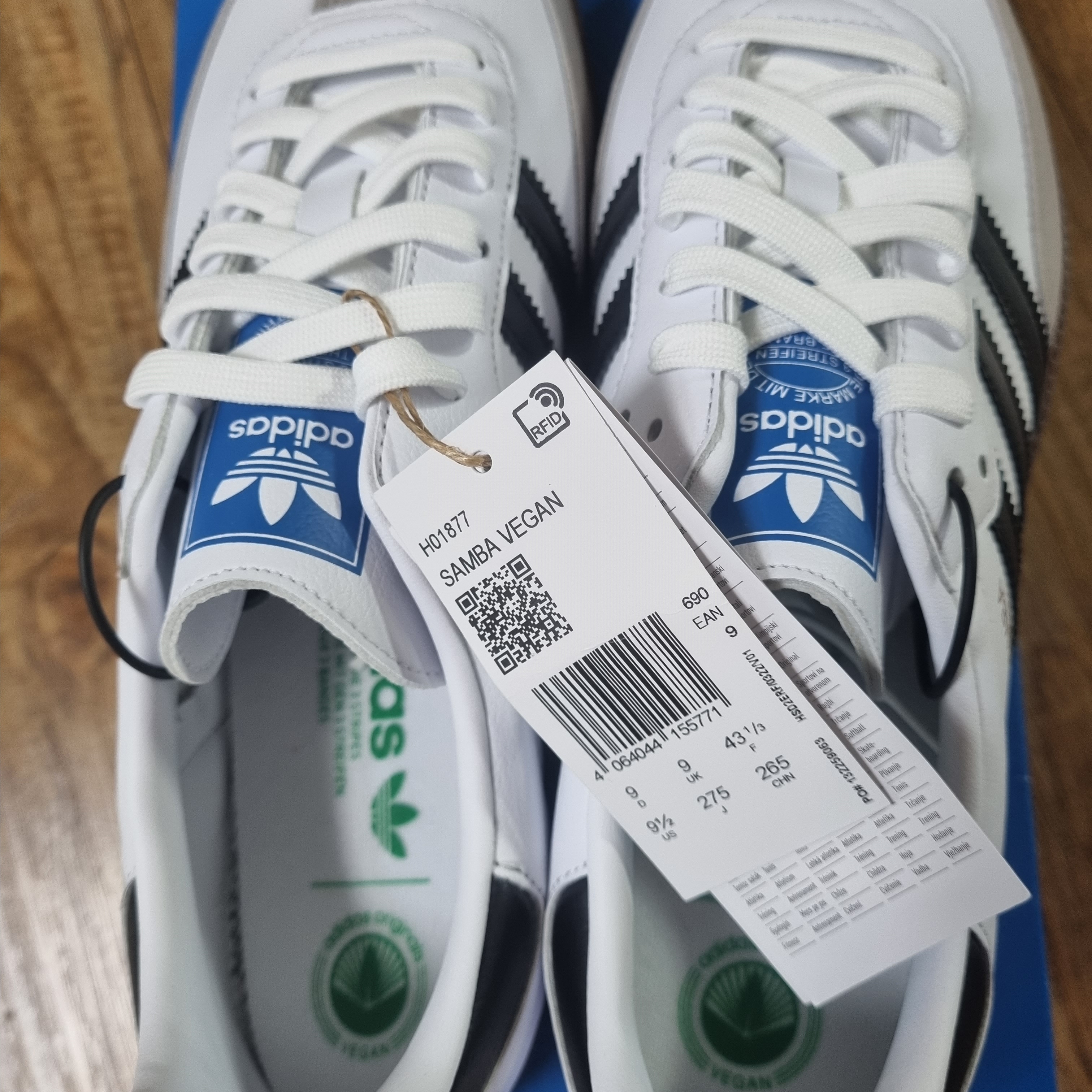 Adidas Samba Vegan White Black 착용 스타일 - 2