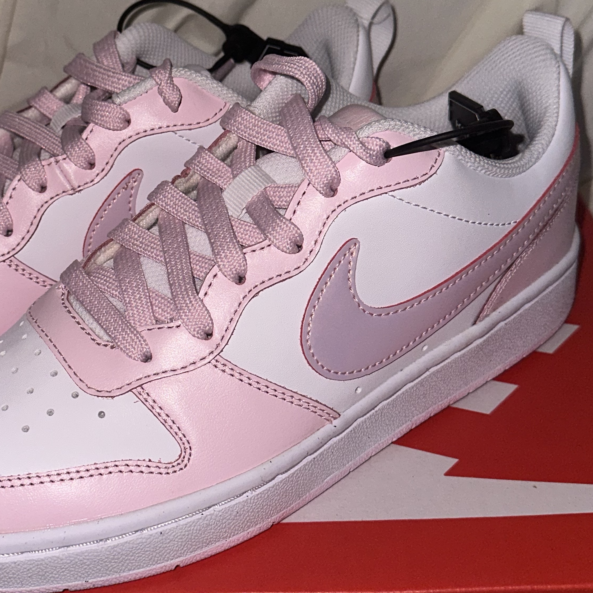 (GS) Nike Court Borough 2 SE White Pink Foam 착용 스타일