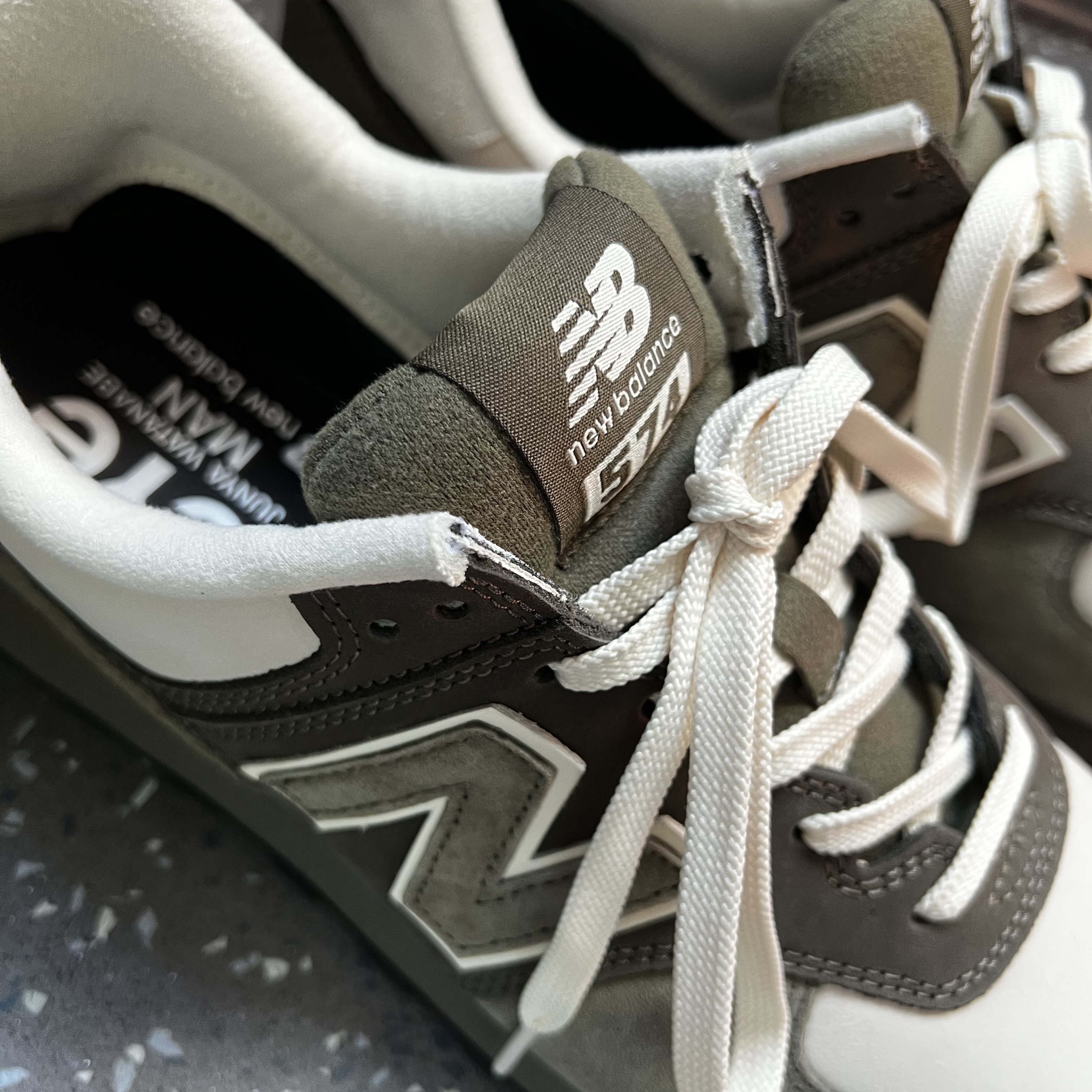New Balance x Comme des Garcons Junya Watanabe Man 574 Suede Khaki Off White 착용 스타일