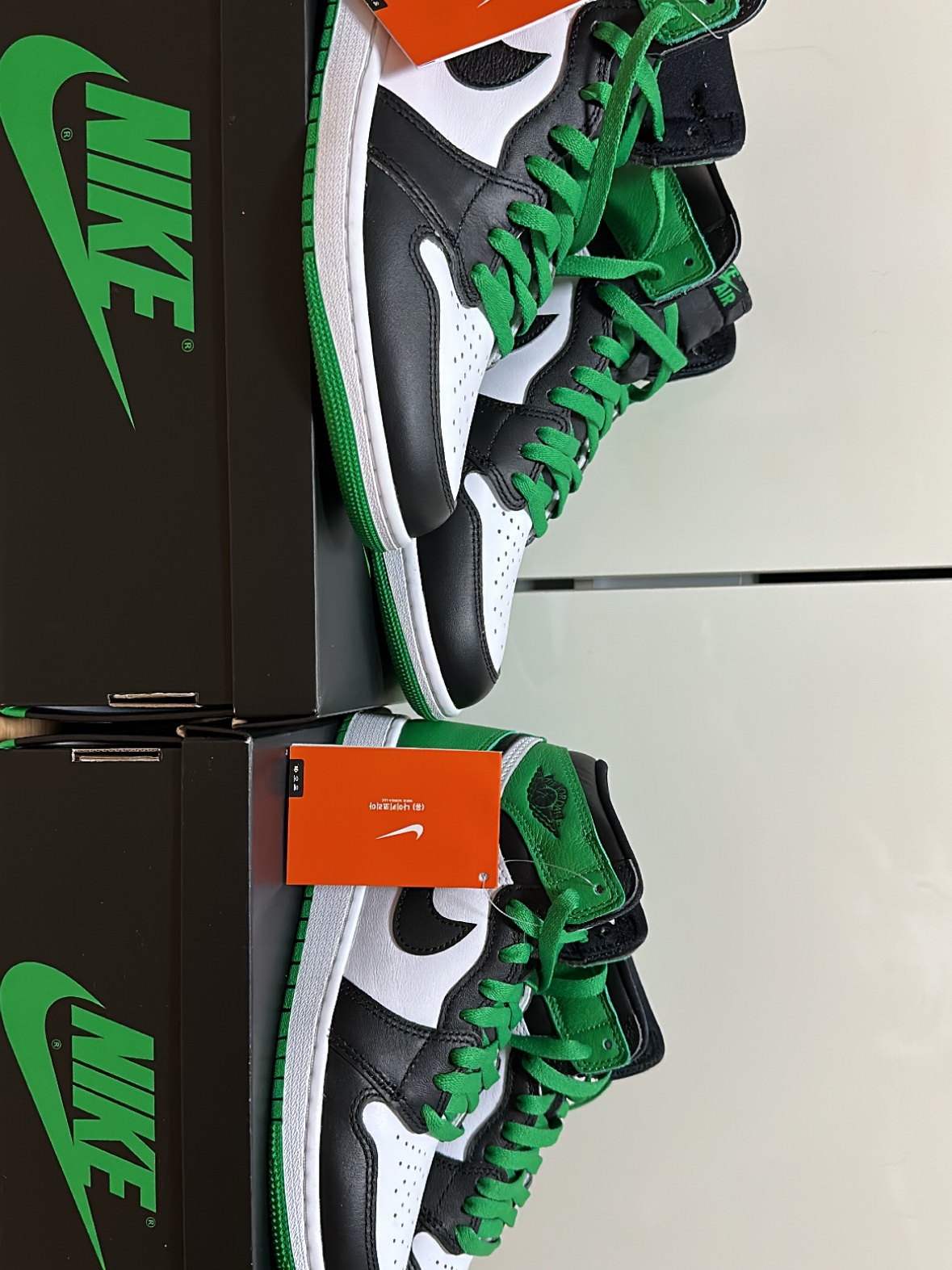 Jordan 1 Retro High OG Black and Lucky Green, (GS) Jordan 1 Retro High OG Black and Lucky Green 착용 스타일