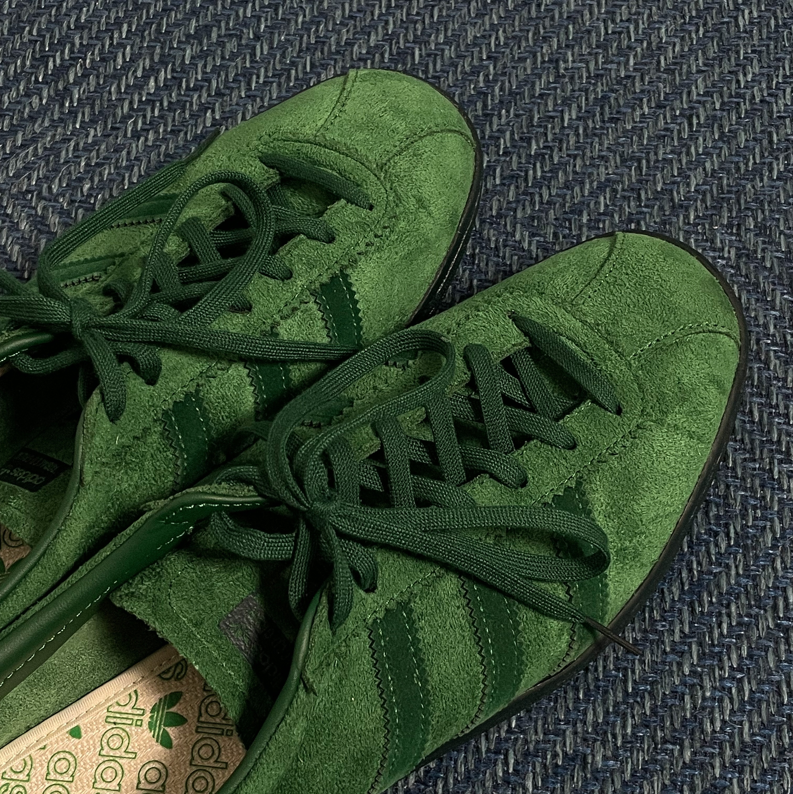 Adidas Tobacco Gruen Dark Green 착용 스타일 - 2