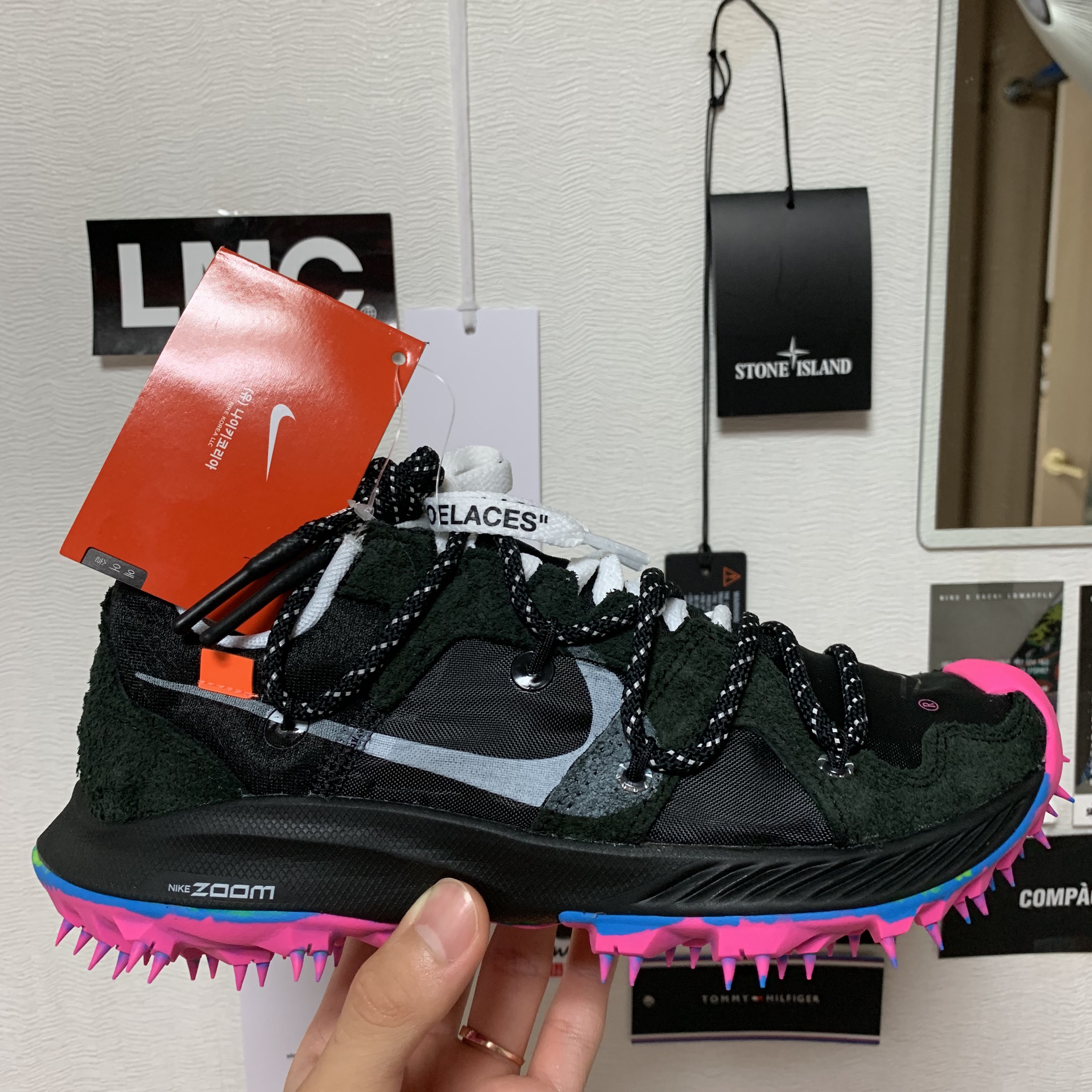 (W) Nike x Off-White Zoom Terra Kiger 5 Black 착용 스타일