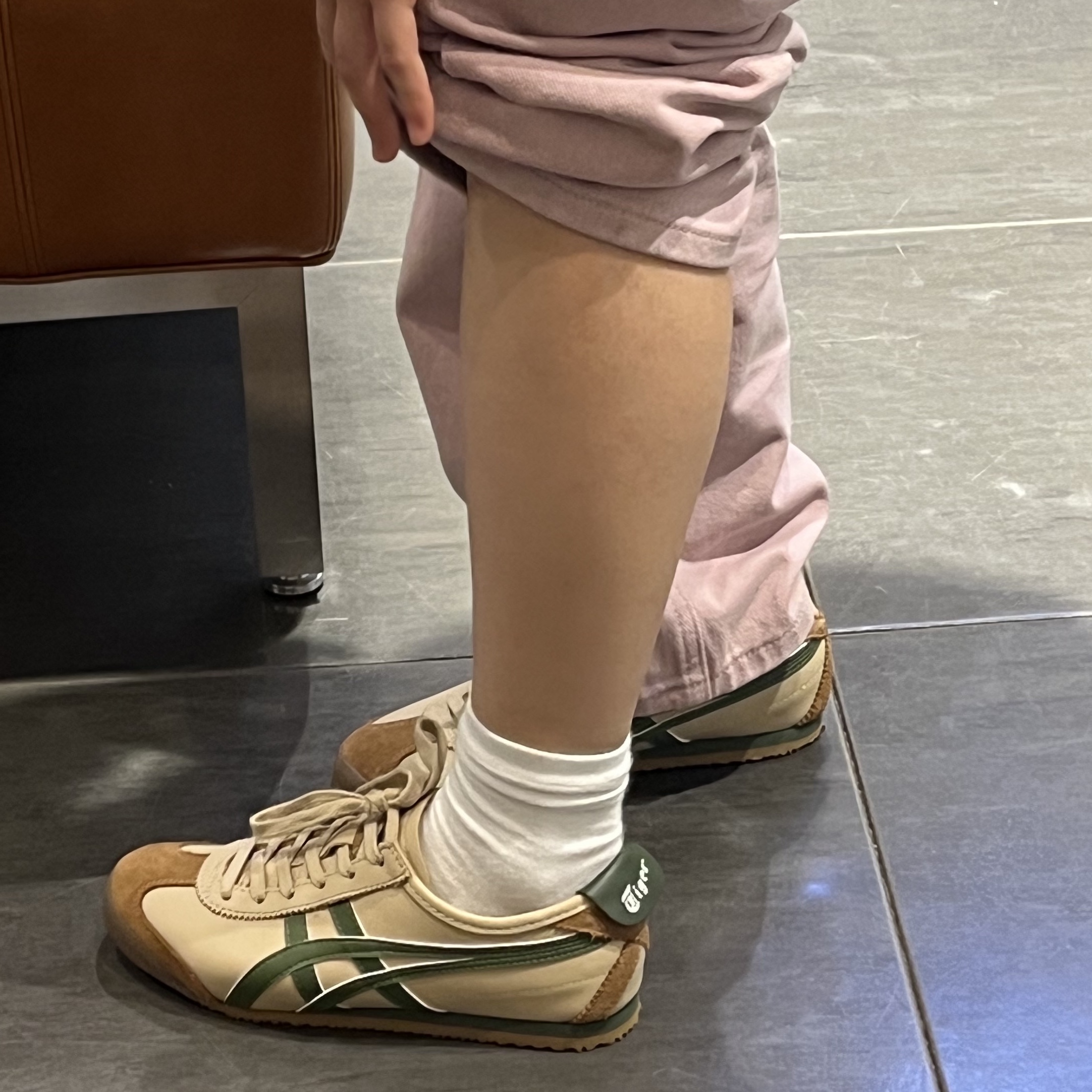 Onitsuka Tiger Mexico 66 Beige Grass Green 착용 스타일 - 3