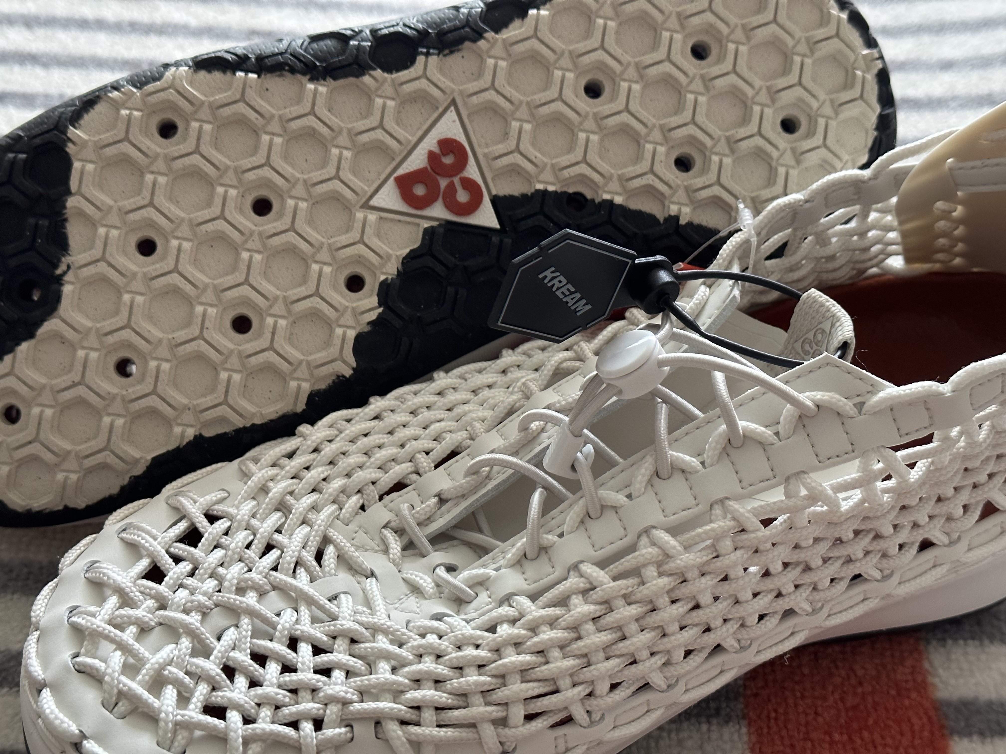 Nike ACG Watercat+ Phantom 착용 스타일