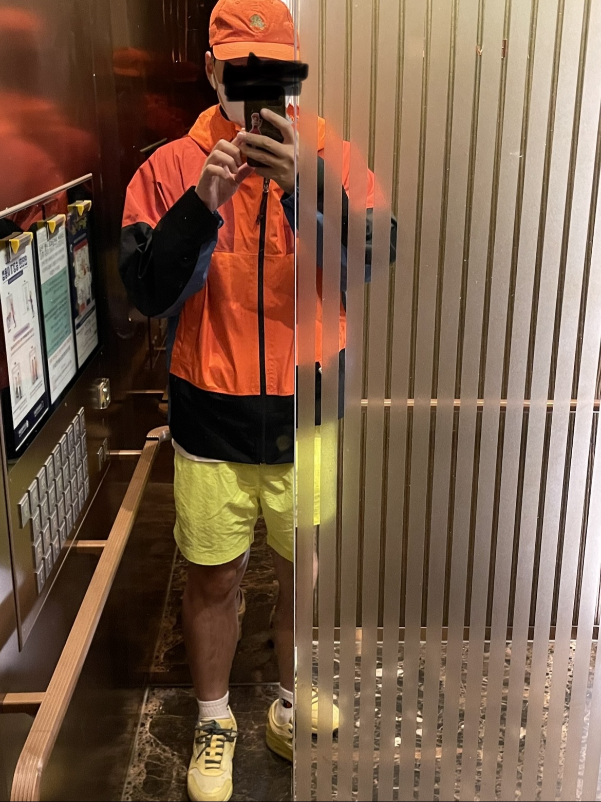 Nike ACG Storm-Fit ADV Chain of Craters Jacket Orange Black Blue - Asia, Nike x Travis Scott Air Max 1 Cact.us Gold 착용 스타일