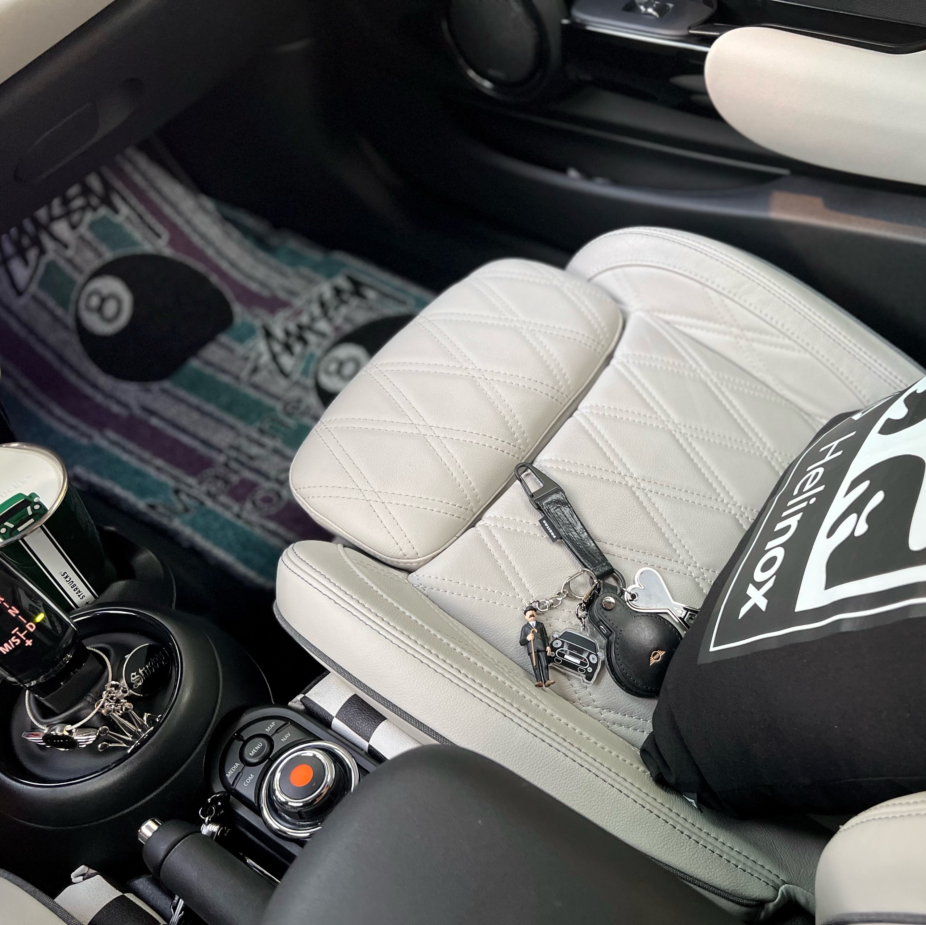 Nike x Sacai LDWaffle Black, Helinox x Obey Cushion Cover Black 착용 스타일 - 2