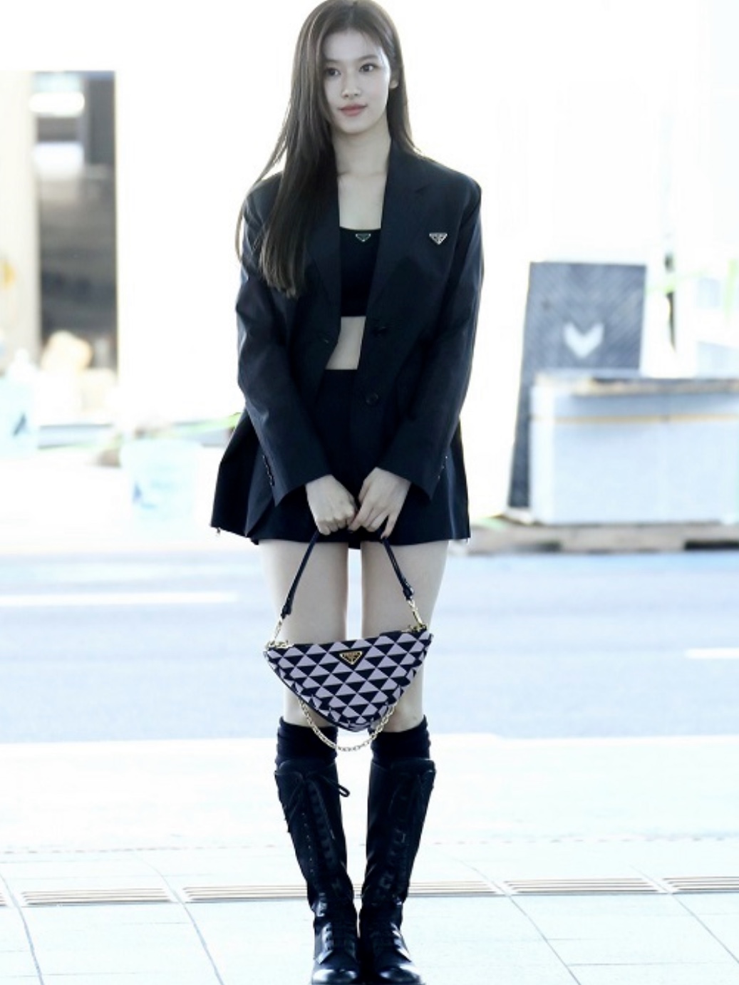 (W) Prada Brushed Leather Re-Nylon Boots Navy 착용 스타일 - 1