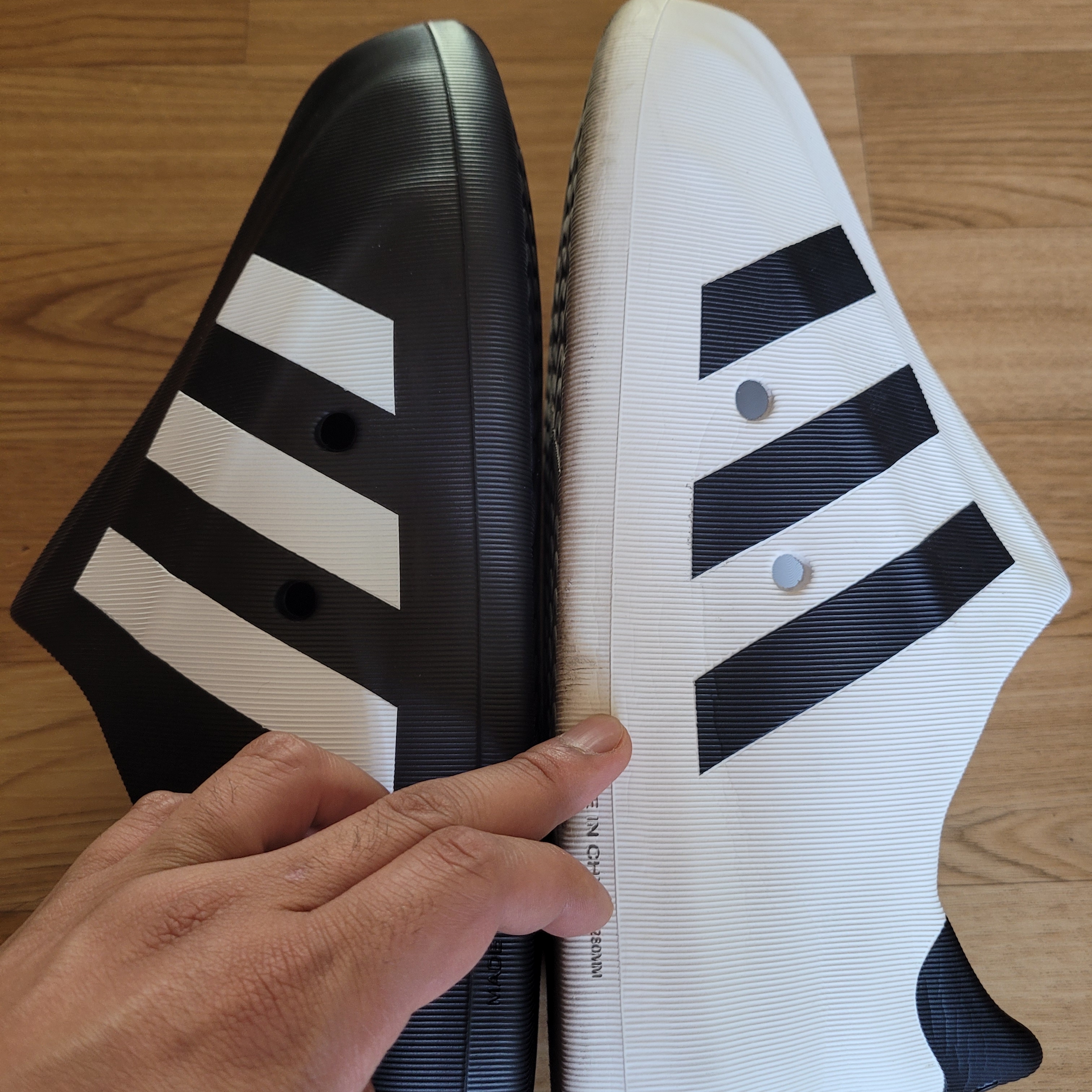 Adidas Adifom Superstar Core Black Cloud White 착용 스타일 - 2