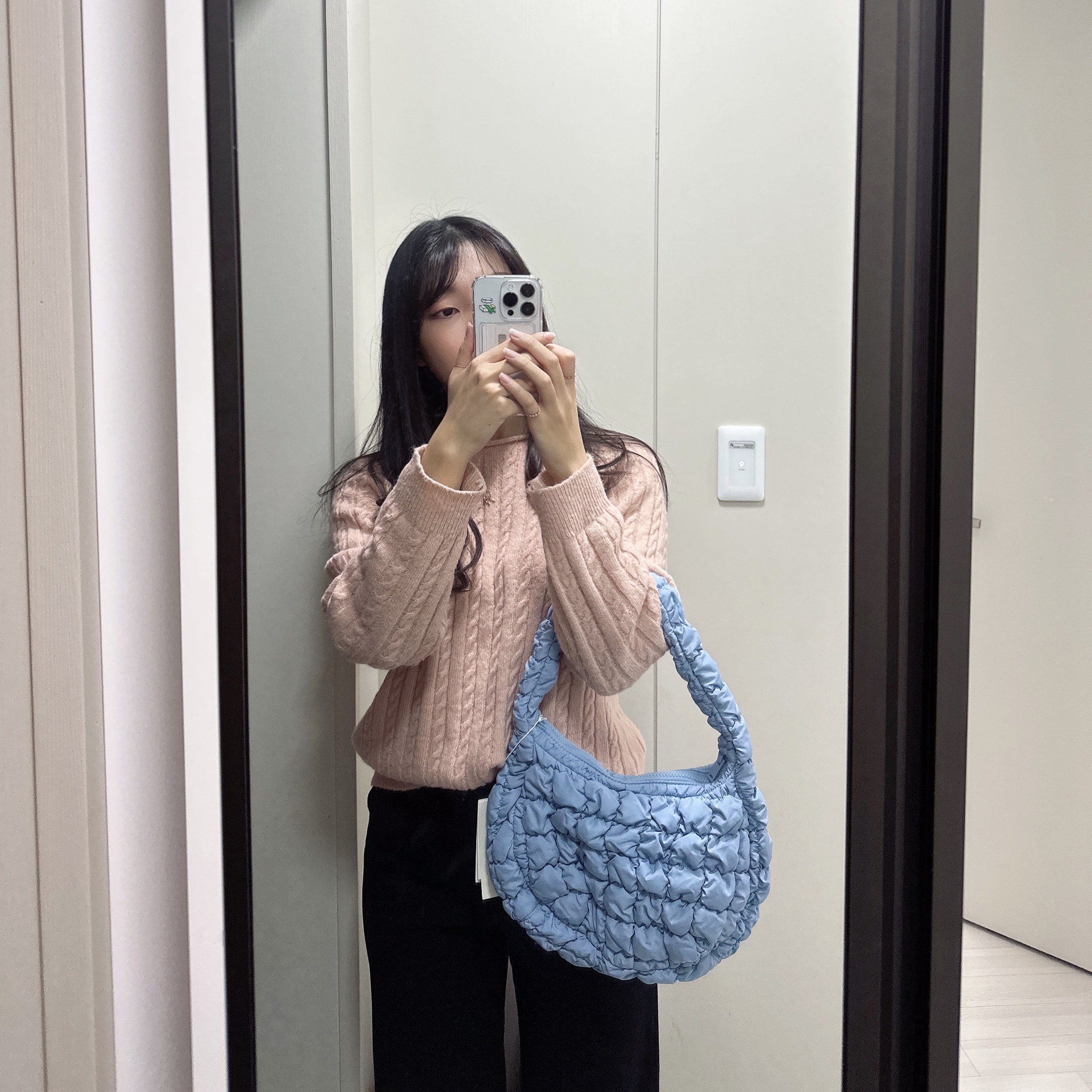 COS Quilted Mini Bag Light Blue 착용 스타일