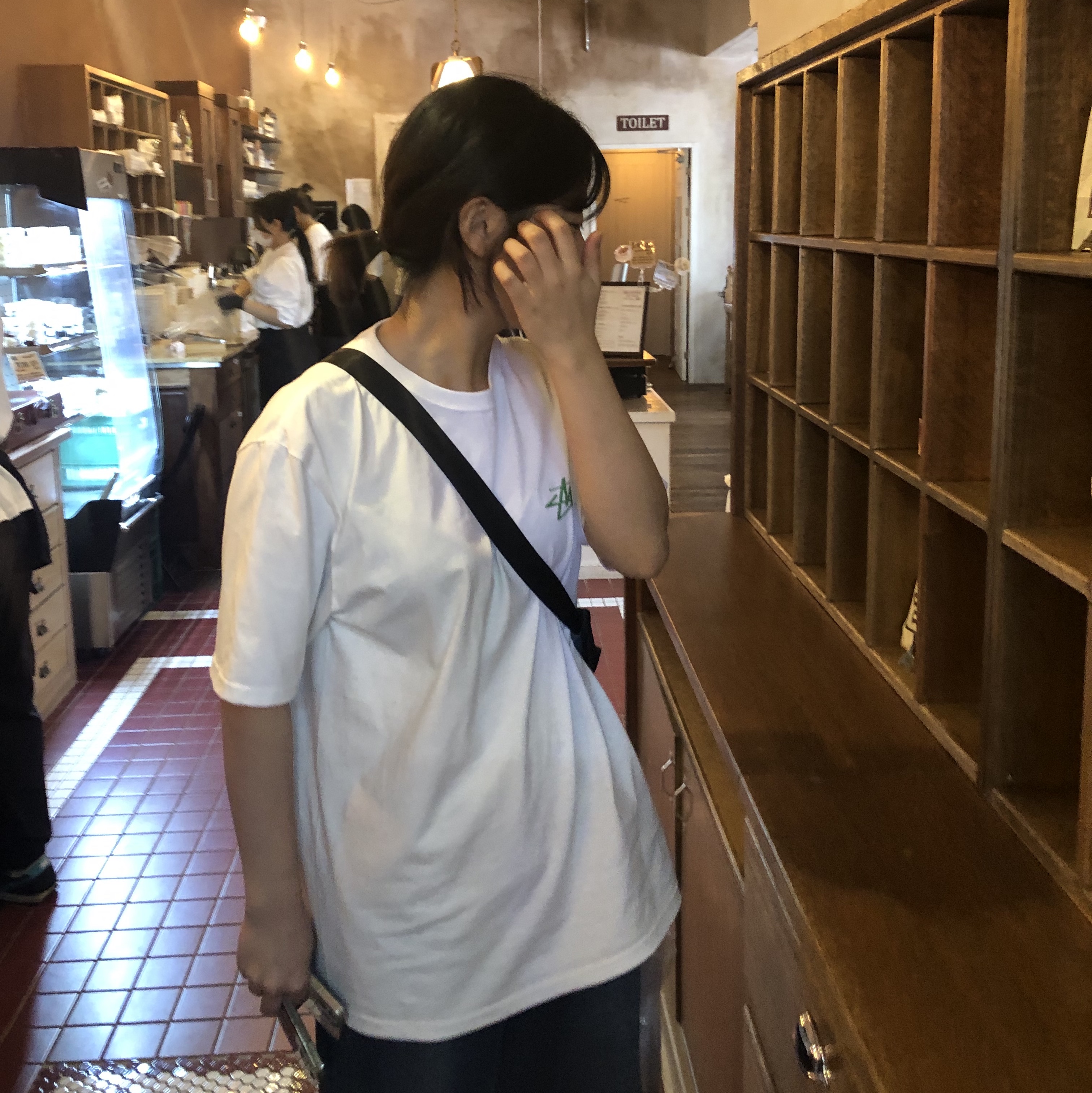 Stussy Landin T-Shirt White 착용 스타일 - 3
