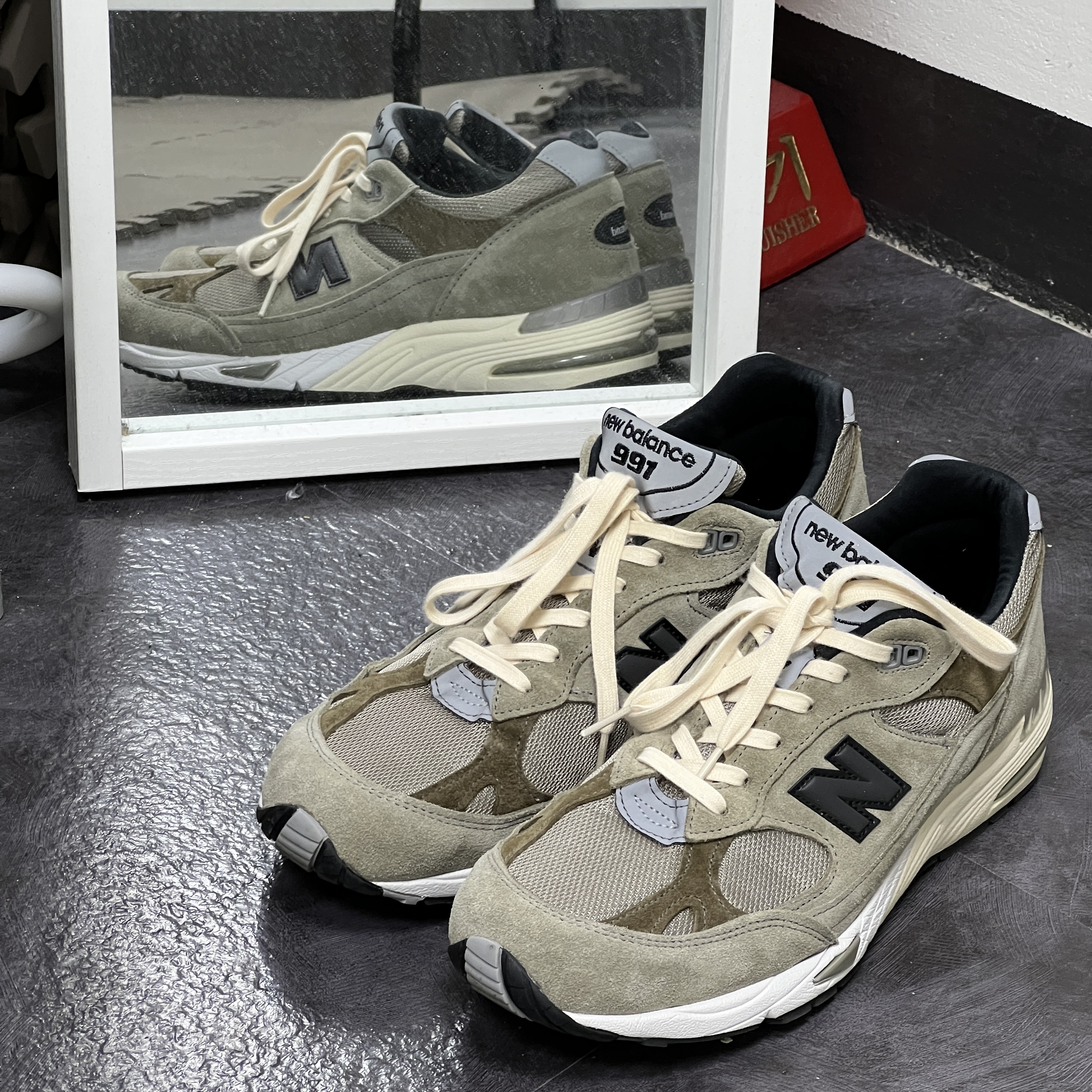 New Balance x JJJJound 991 Made in UK Grey 착용 스타일 - 2