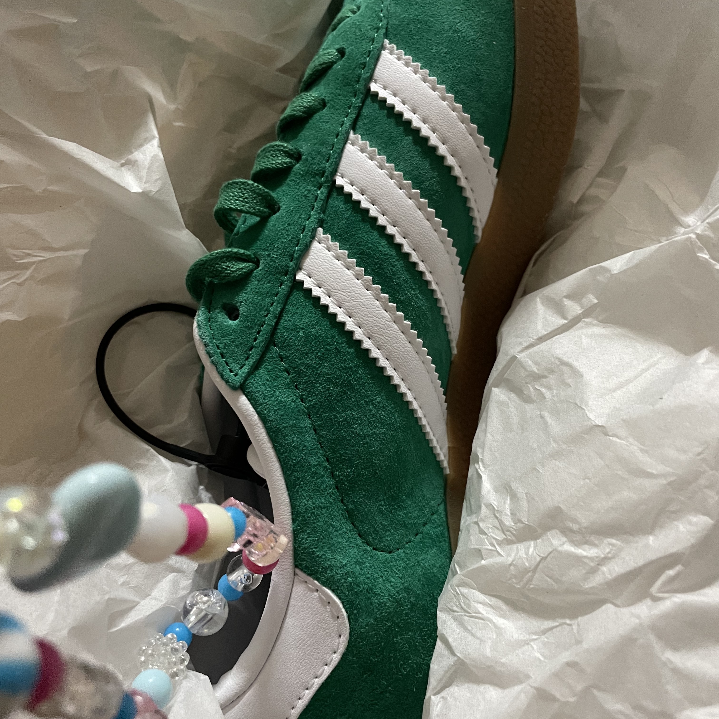Adidas Gazelle Court Green Cloud White 착용 스타일 - 3
