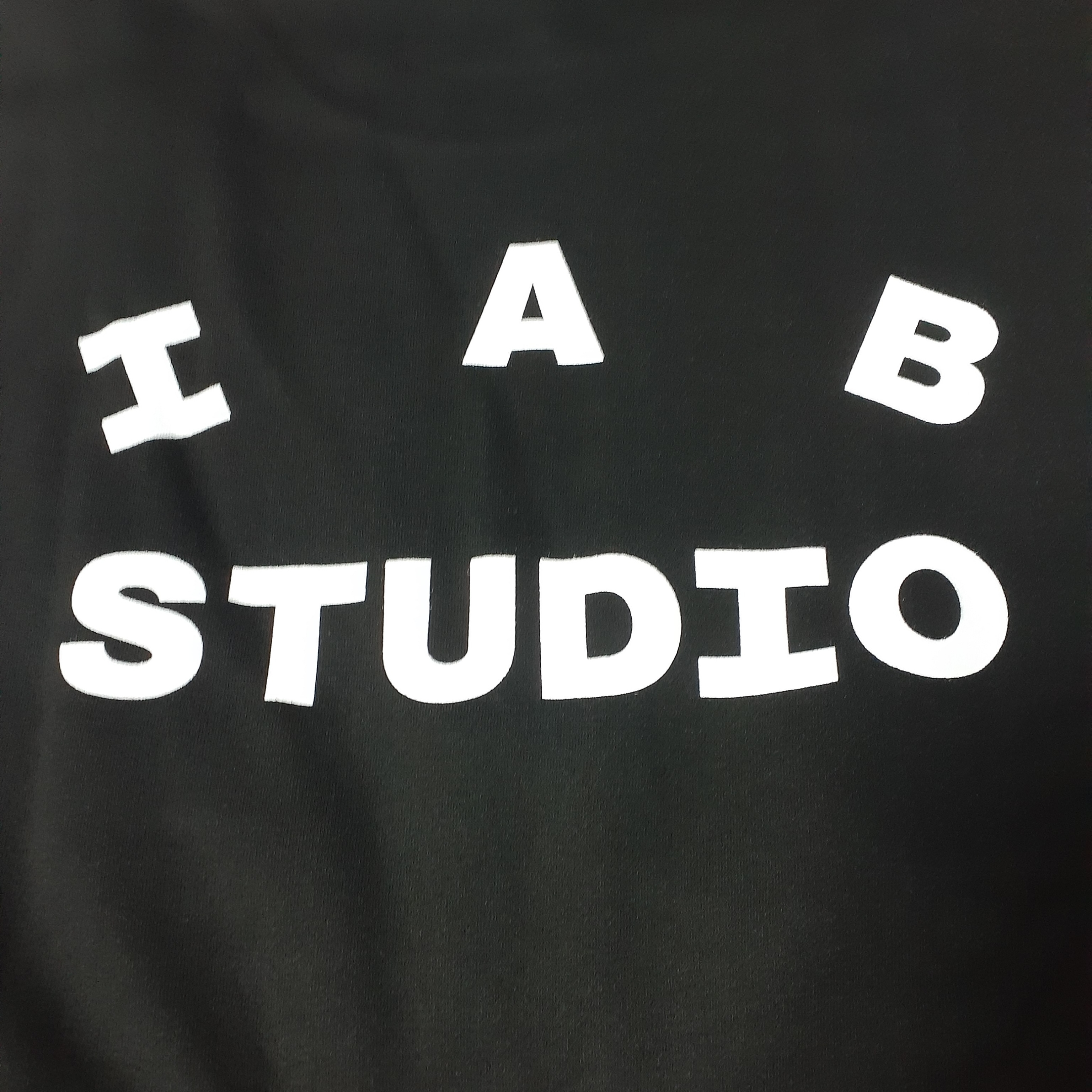 IAB Studio 10th Anniversary T-Shirts Pack White & Black (2 Pack), IAB Studio 10th Anniversary T-Shirt Black 착용 스타일