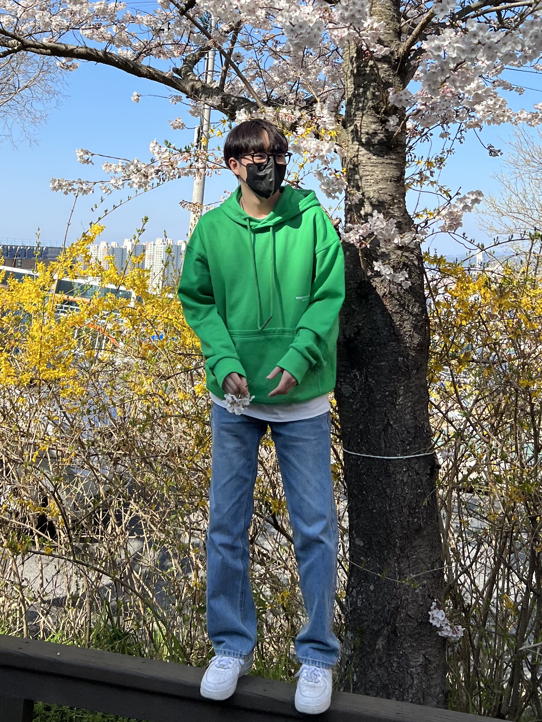 Wooyoungmi Flower Print Back Logo Hoodie Green - 22SS 착용 스타일
