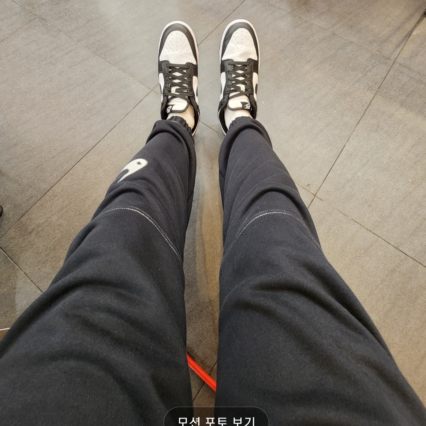 Nike Dunk Low Retro Black 착용 스타일 - 2