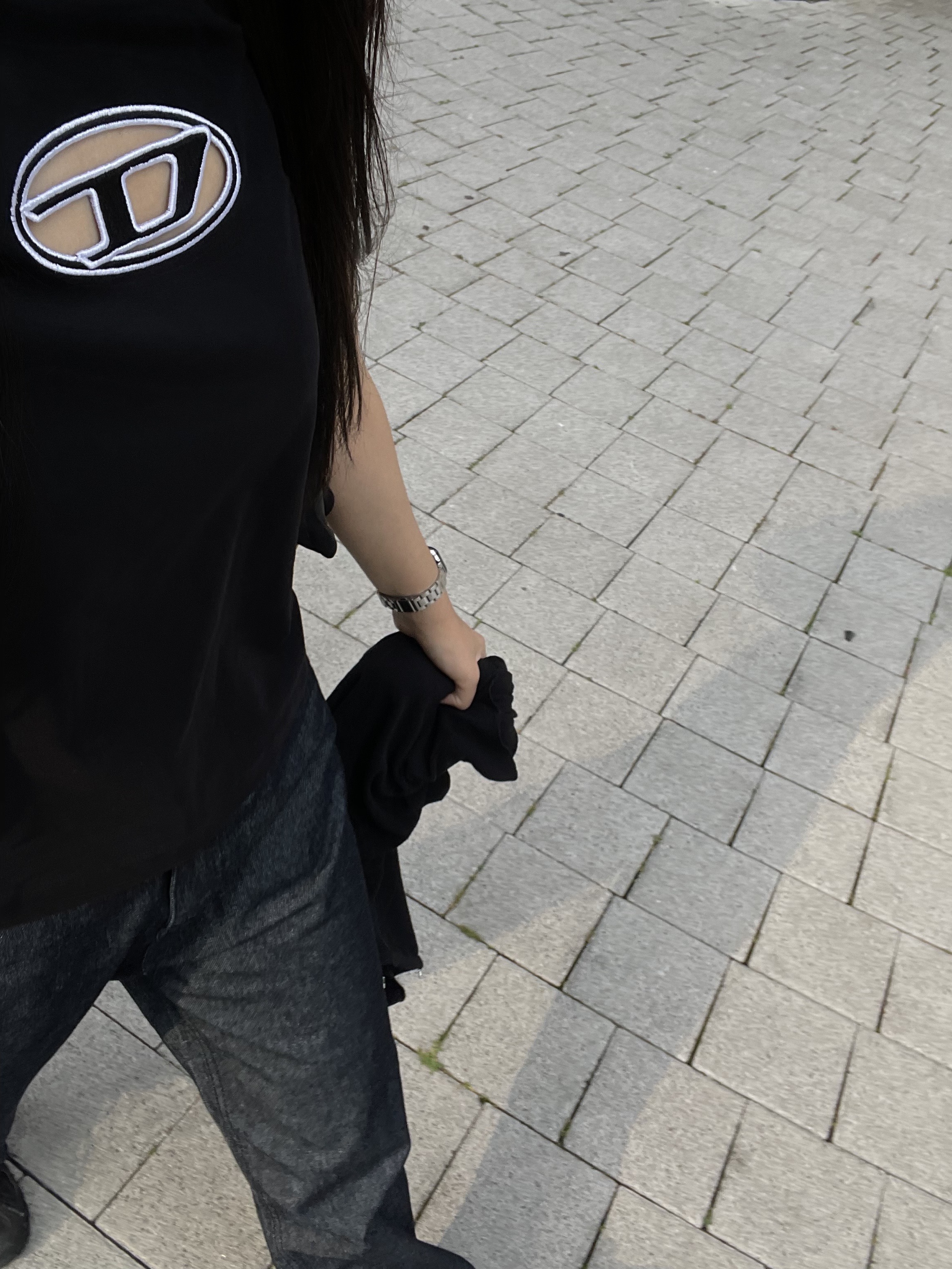 (W) Diesel T-Angie Peekaboo Logo T-Shirt Black 착용 스타일 - 1