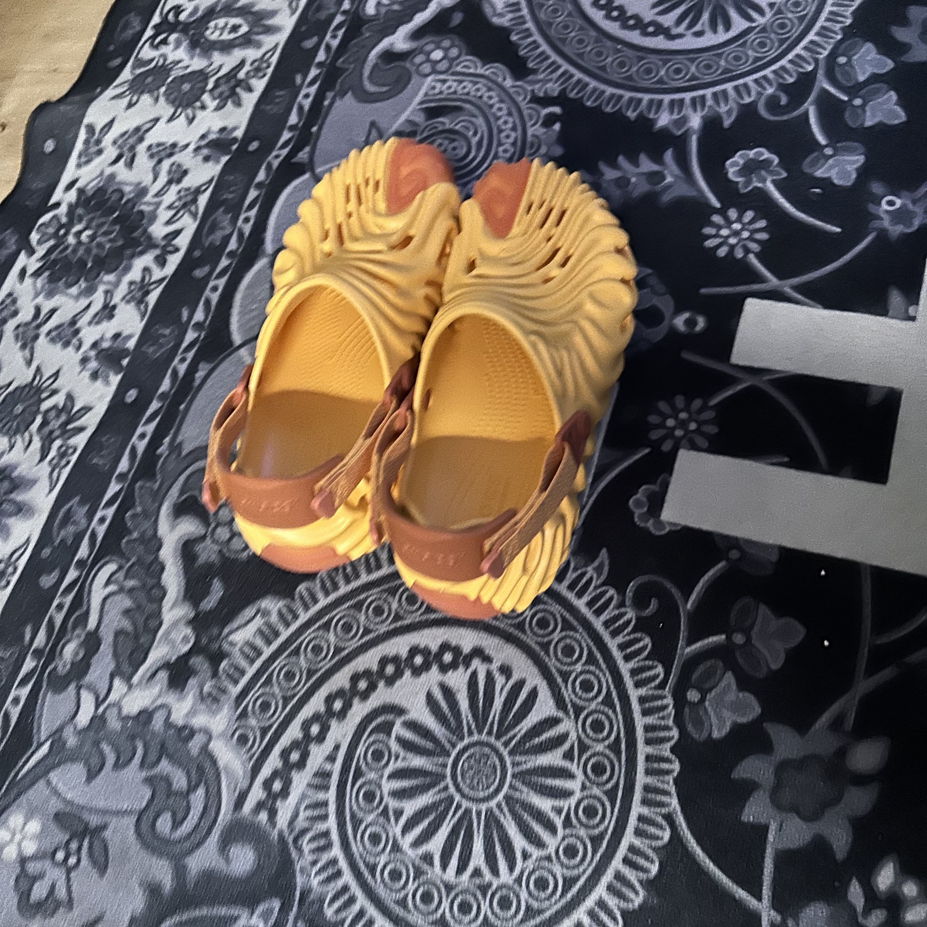 Crocs x Salehe Bembury Pollex Clog Cobbler 착용 스타일