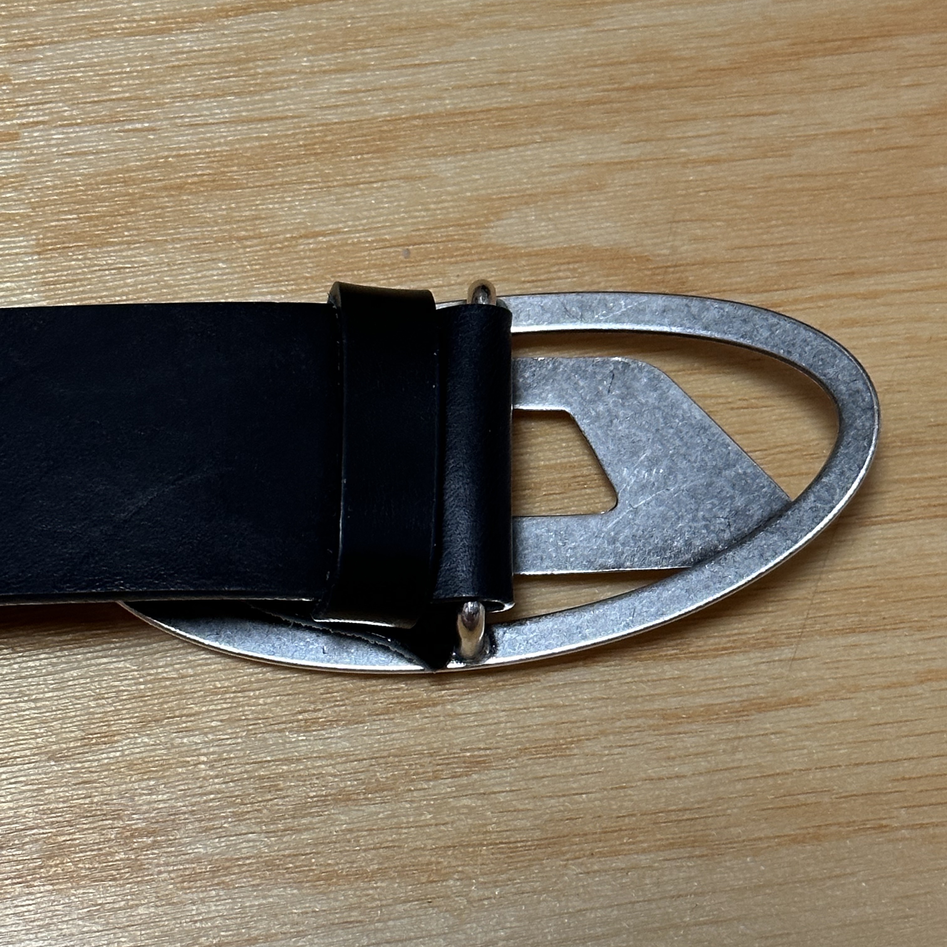 Diesel B-1DR Leather Belt with D Buckle Black 착용 스타일 - 2