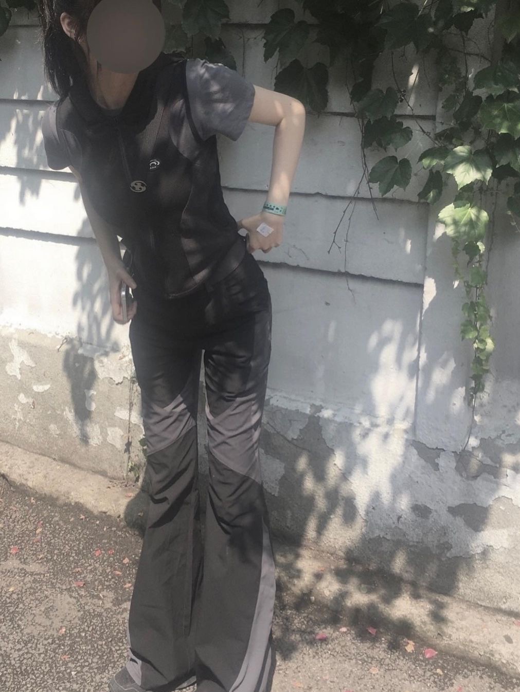 Art of Field Bootscut Long Pants Black, Art of Field Short Hooded Vest Jacket Black 착용 스타일