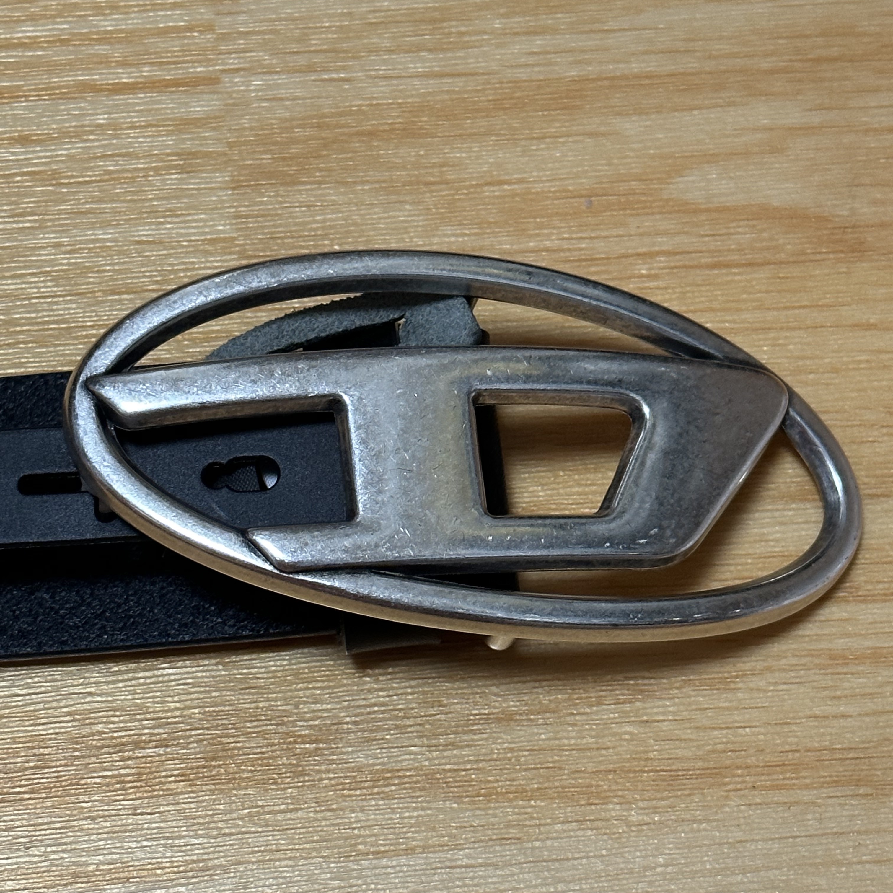 Diesel B-1DR Leather Belt with D Buckle Black 착용 스타일 - 1