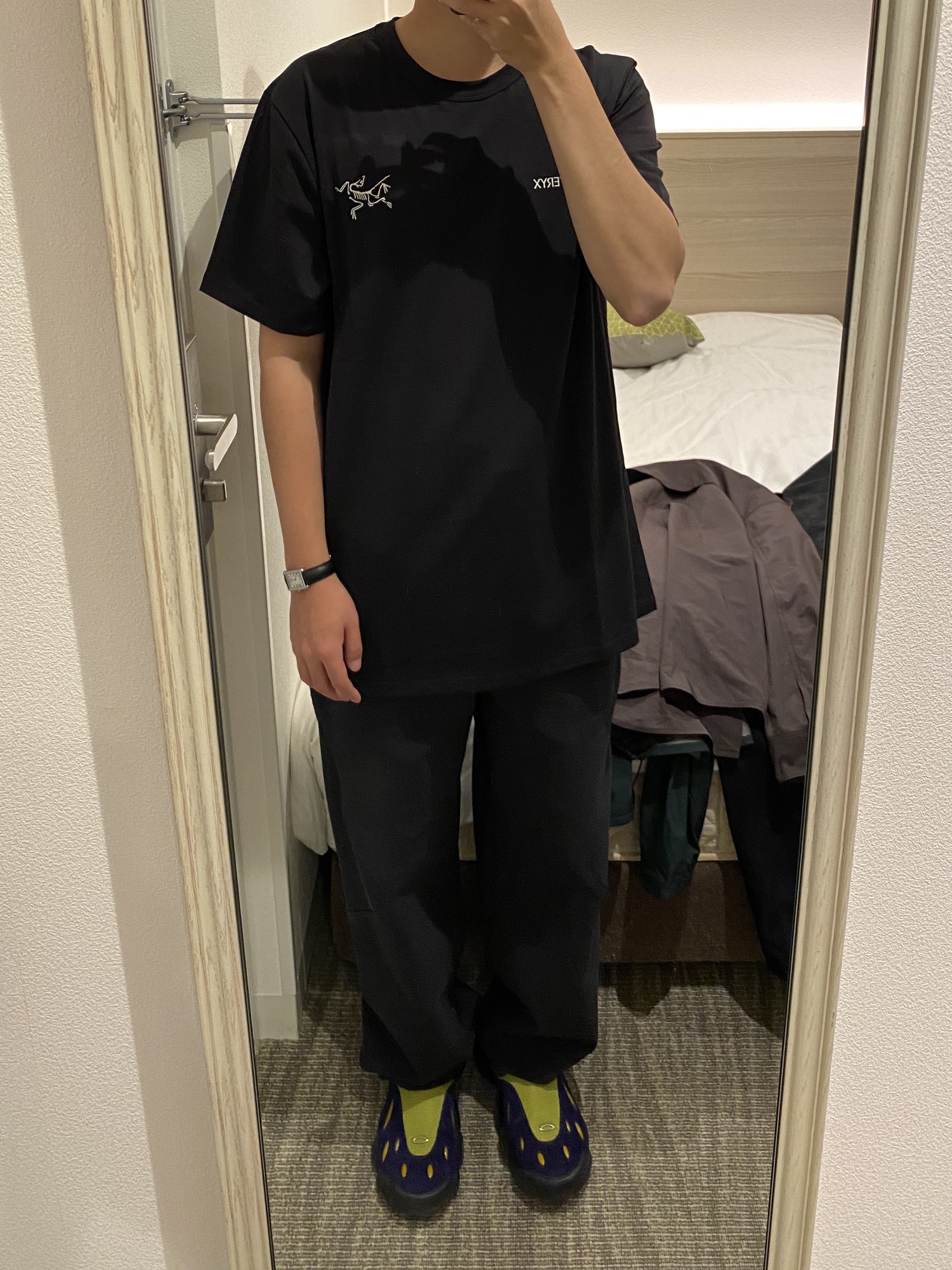 Arc'teryx Captive Split T-Shirt Black 착용 스타일 - 2