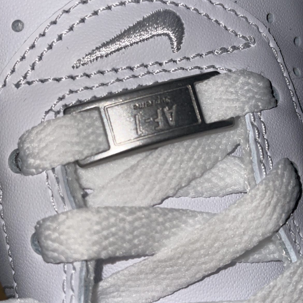 Nike x Supreme Air Force 1 Low White 착용 스타일