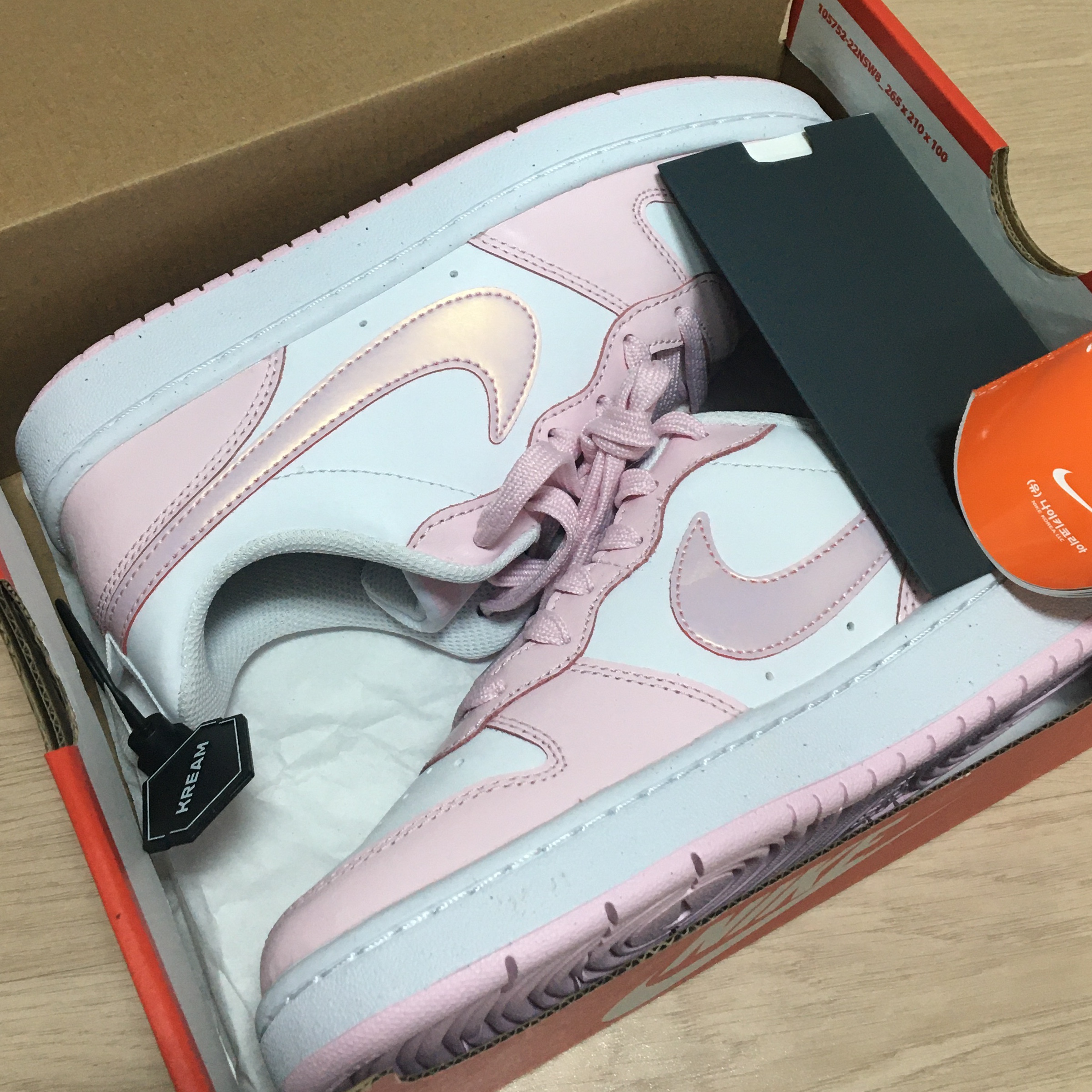 (GS) Nike Court Borough 2 SE White Pink Foam 착용 스타일