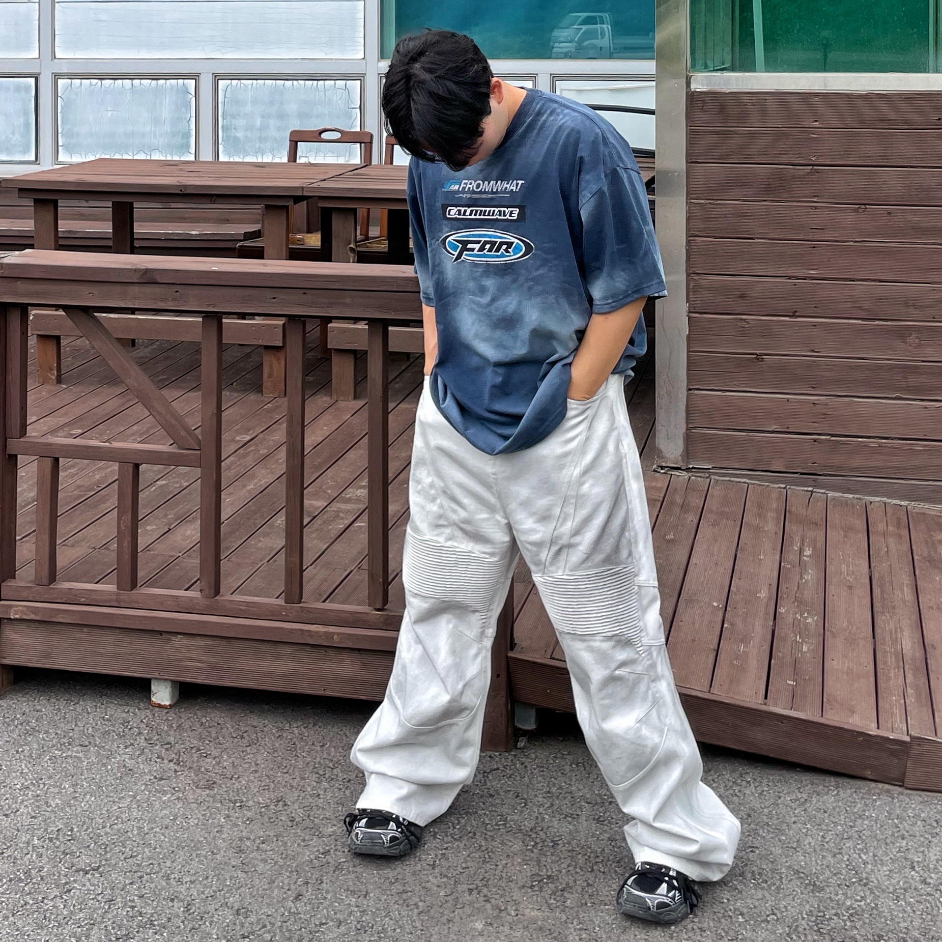 Farfromwhat Far Washed Logo T-Shirt Navy, Balenciaga 3XL Sneakers Black White 착용 스타일 - 1