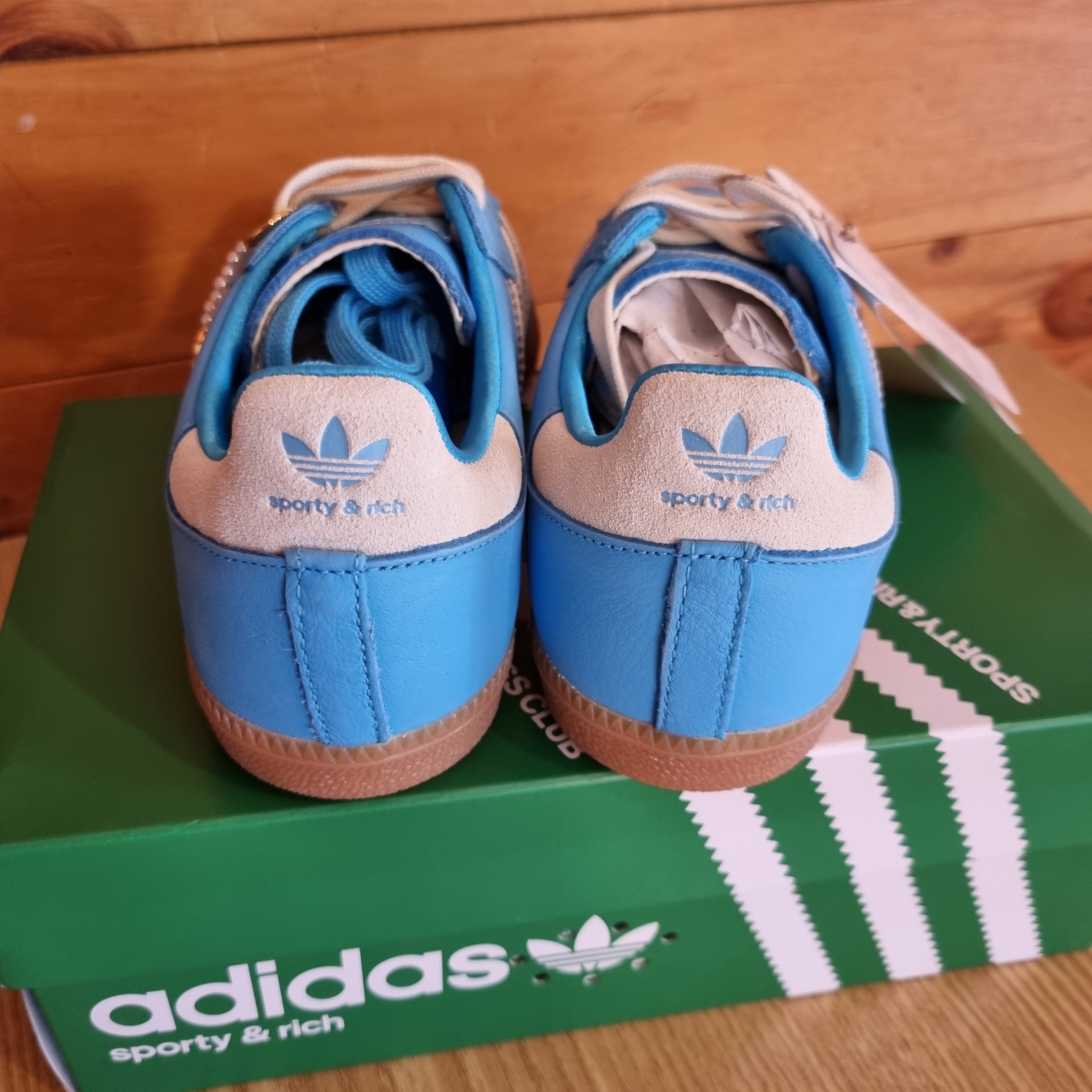 Adidas x Sporty & Rich Samba Blue Rush Cream White 착용 스타일 - 2